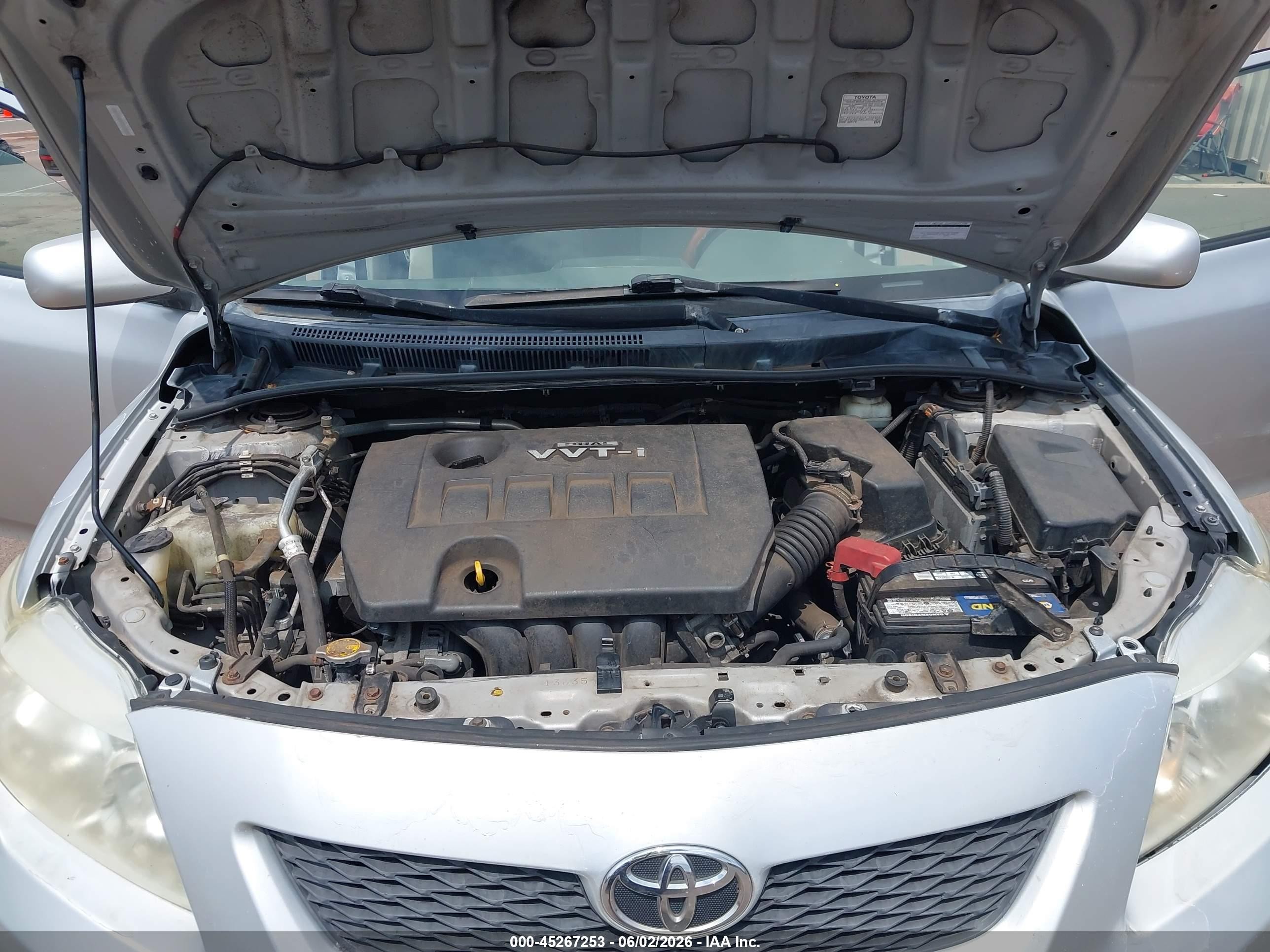 2010 Toyota Corolla Le Серебряный vin: 1NXBU4EE3AZ218688