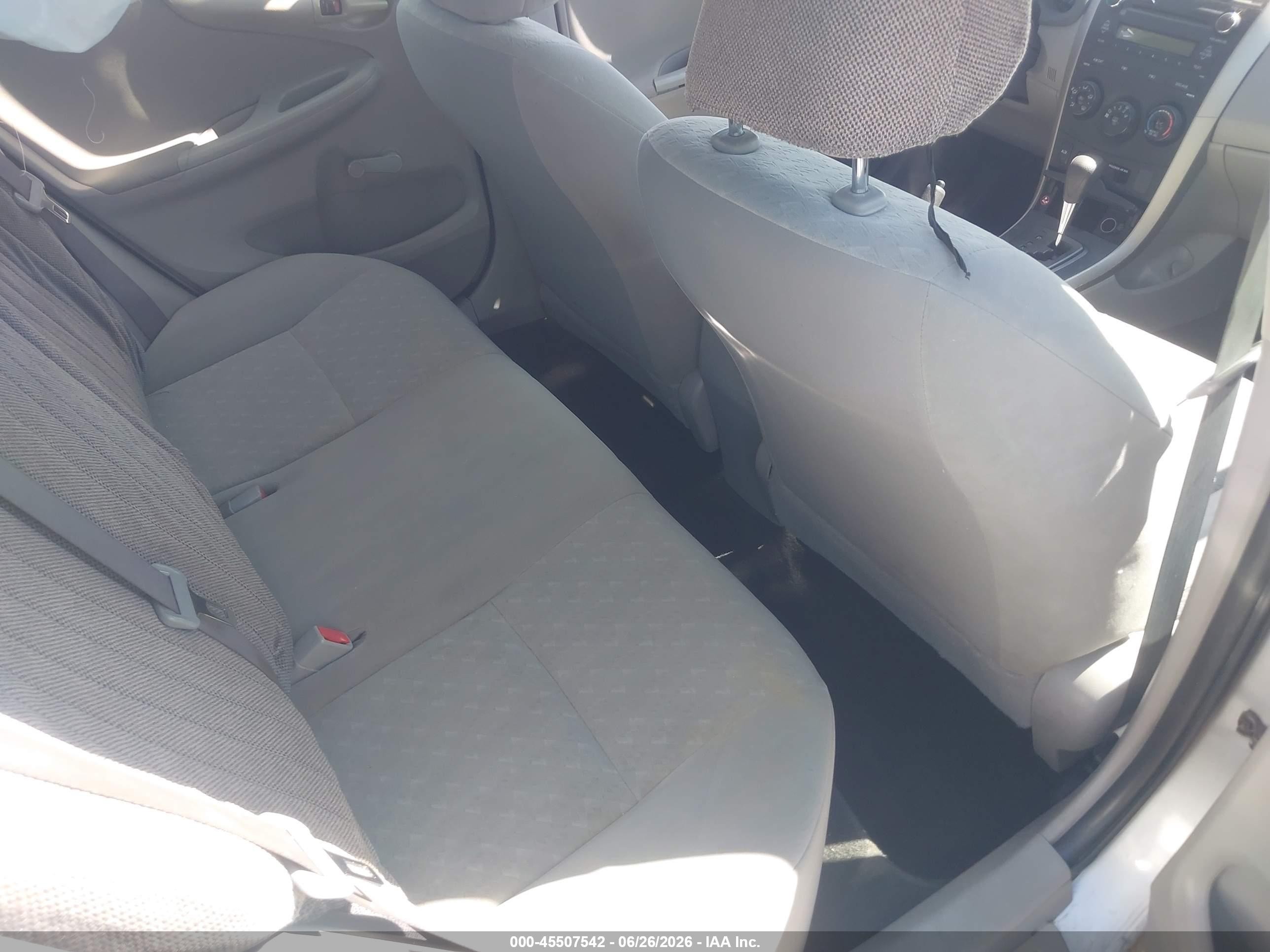 2010 Toyota Corolla   Silver vin: 1NXBU4EE3AZ223583