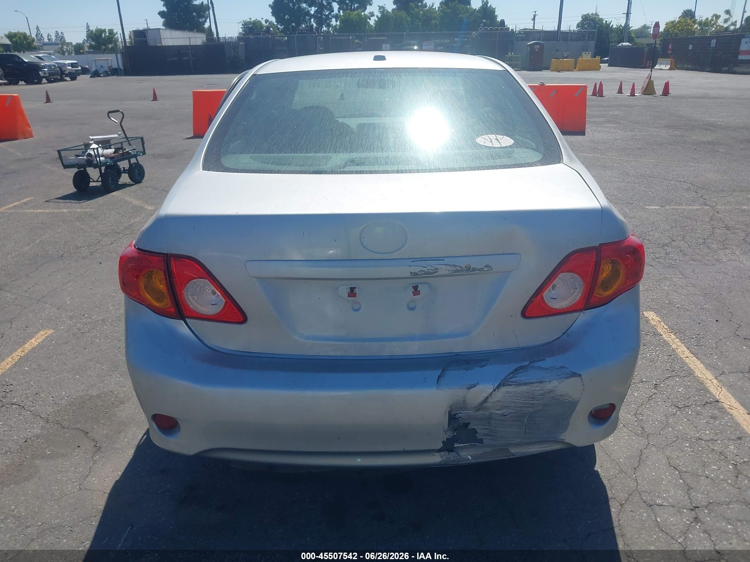 2010 Toyota Corolla   Silver vin: 1NXBU4EE3AZ223583