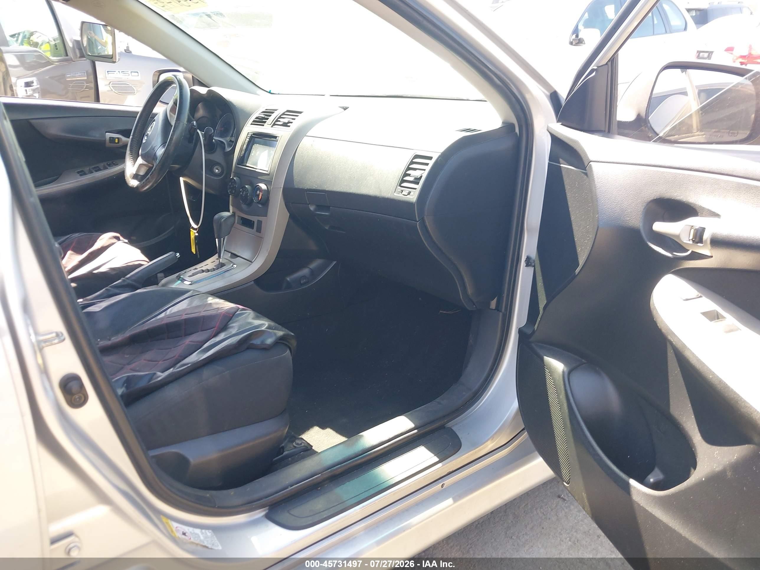 2010 Toyota Corolla S Silver vin: 1NXBU4EE3AZ231215