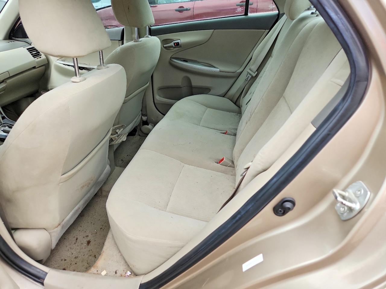 2010 Toyota Corolla Le Gold vin: 1NXBU4EE3AZ237757