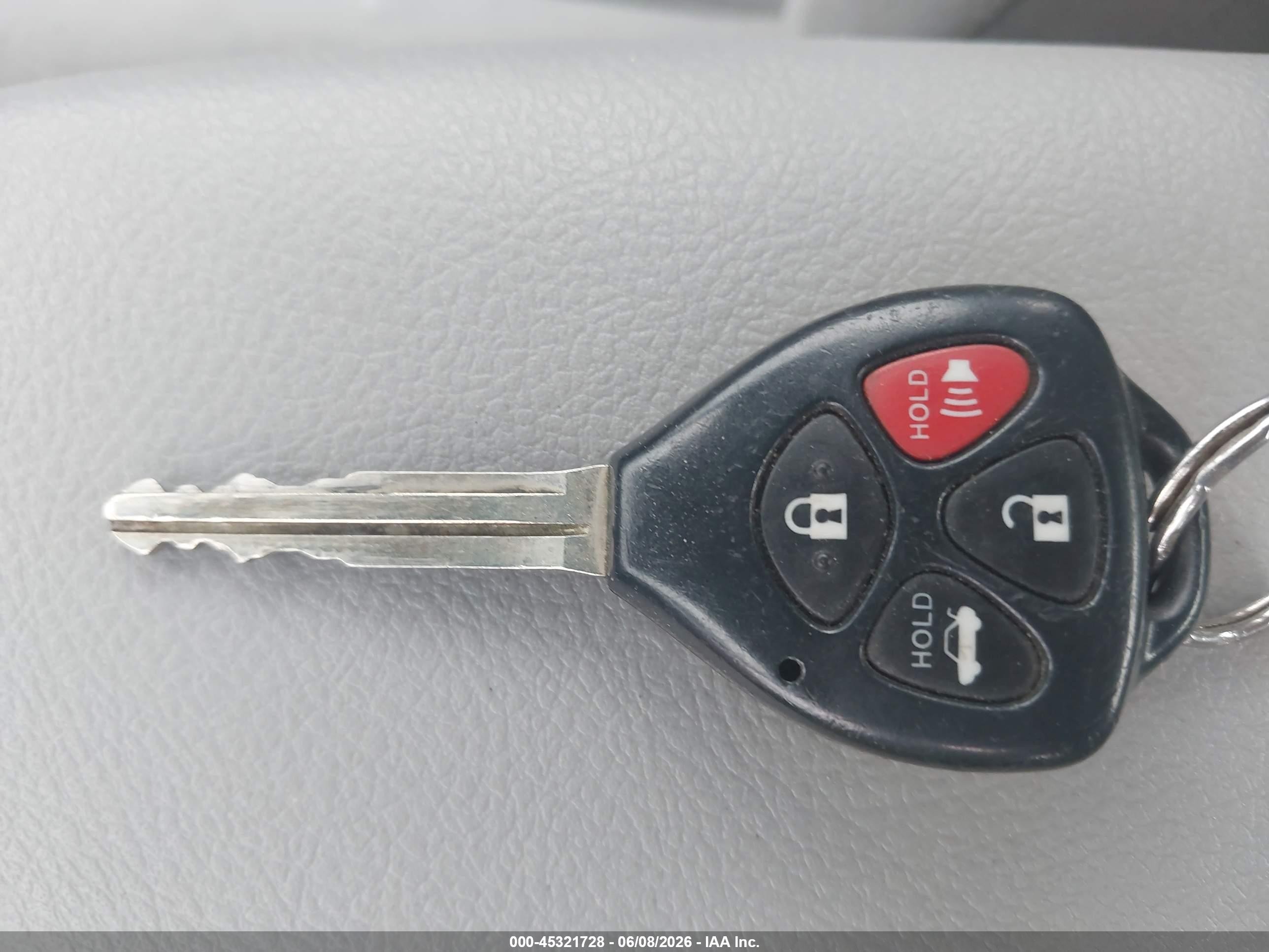 2010 Toyota Corolla Le Серебряный vin: 1NXBU4EE3AZ251819