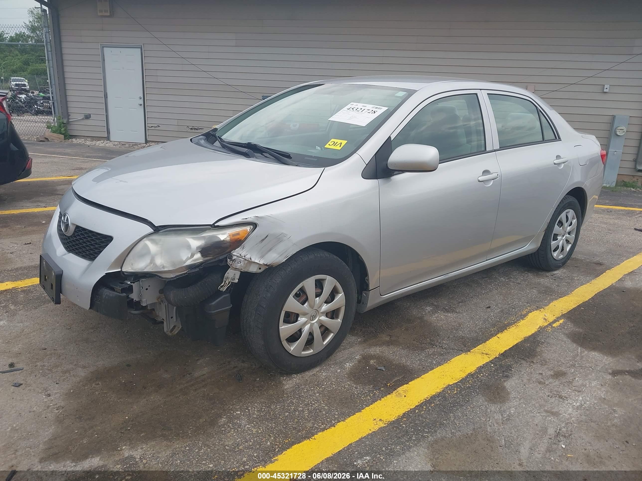 2010 Toyota Corolla Le Серебряный vin: 1NXBU4EE3AZ251819