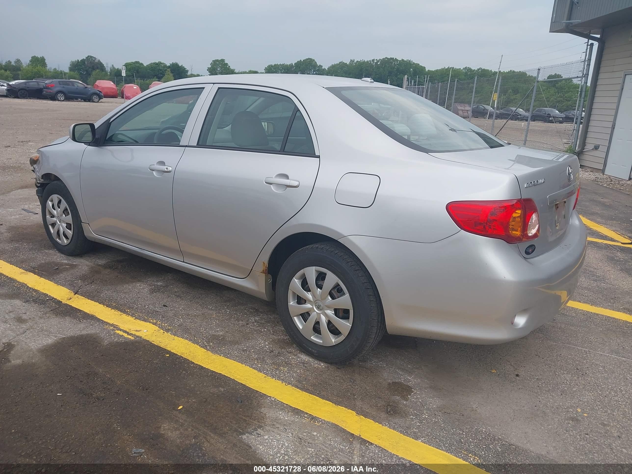 2010 Toyota Corolla Le Серебряный vin: 1NXBU4EE3AZ251819