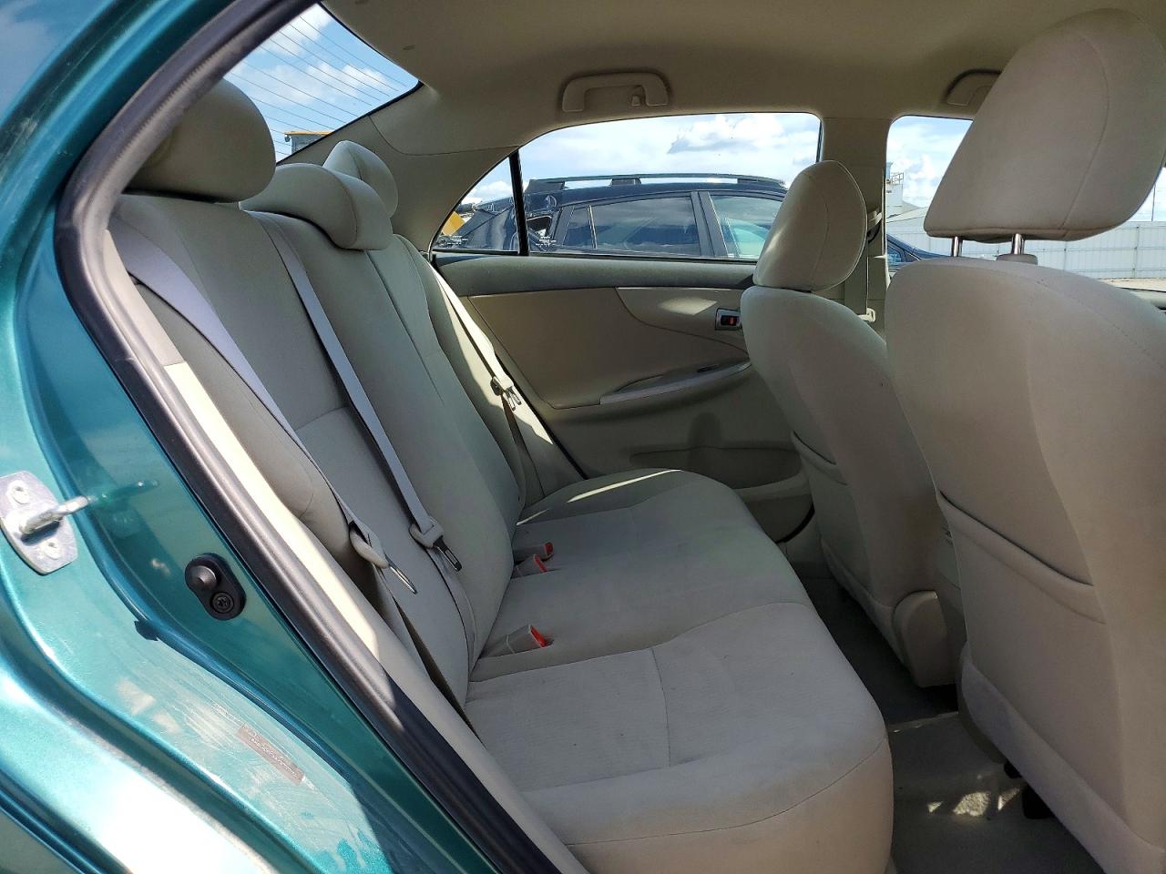 2010 Toyota Corolla Le Green vin: 1NXBU4EE3AZ272735