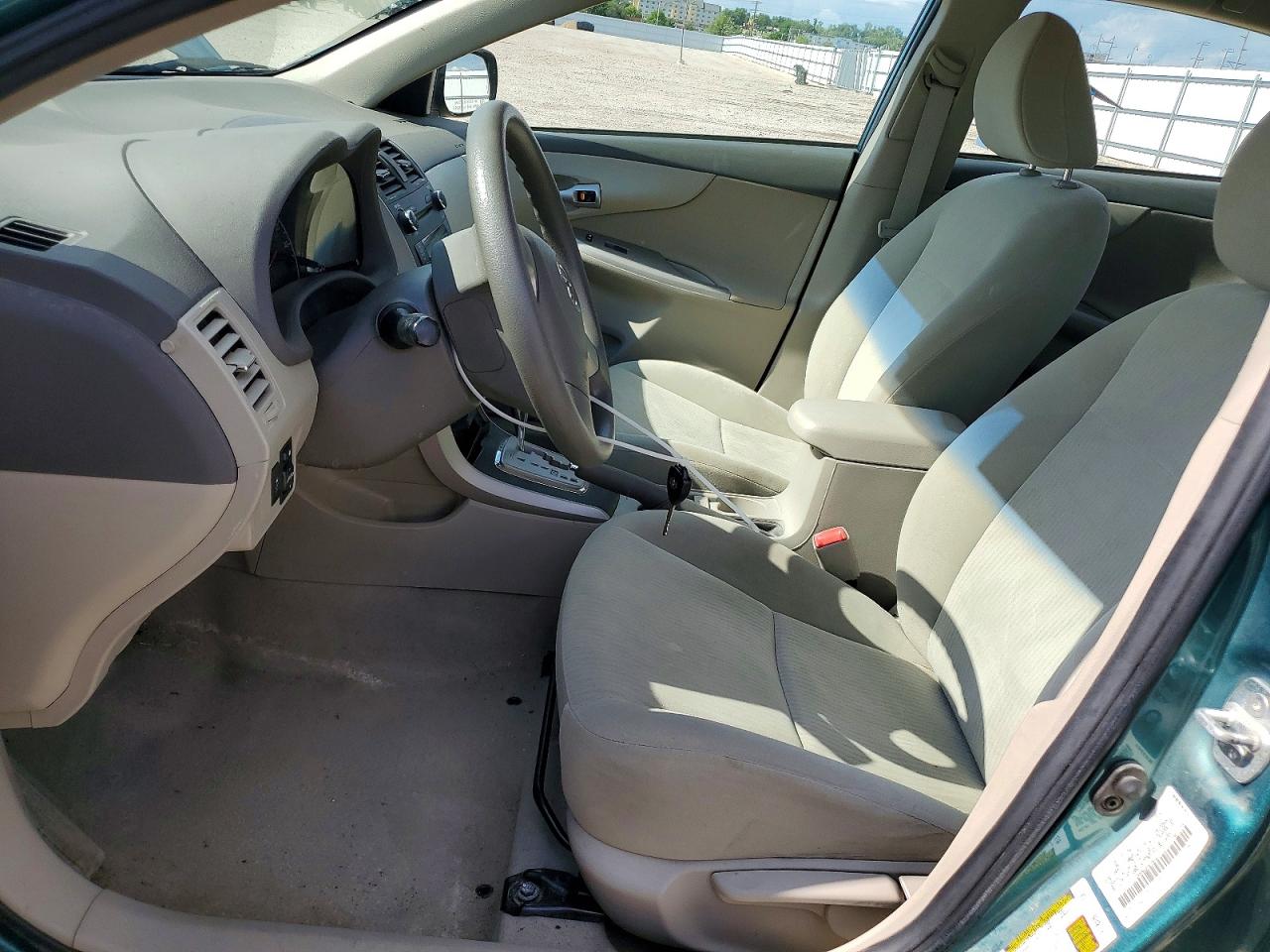 2010 Toyota Corolla Le Green vin: 1NXBU4EE3AZ272735
