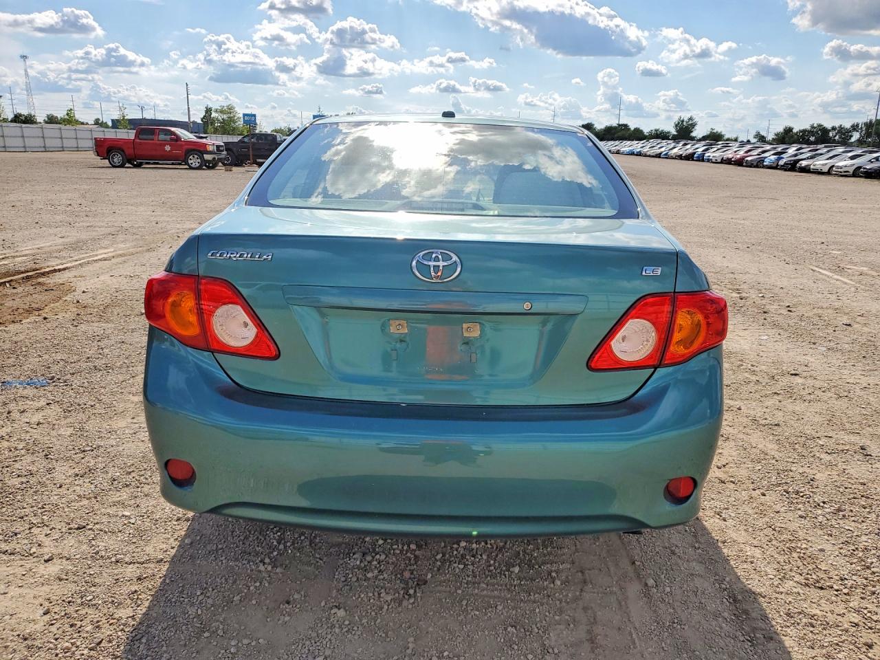2010 Toyota Corolla Le Green vin: 1NXBU4EE3AZ272735
