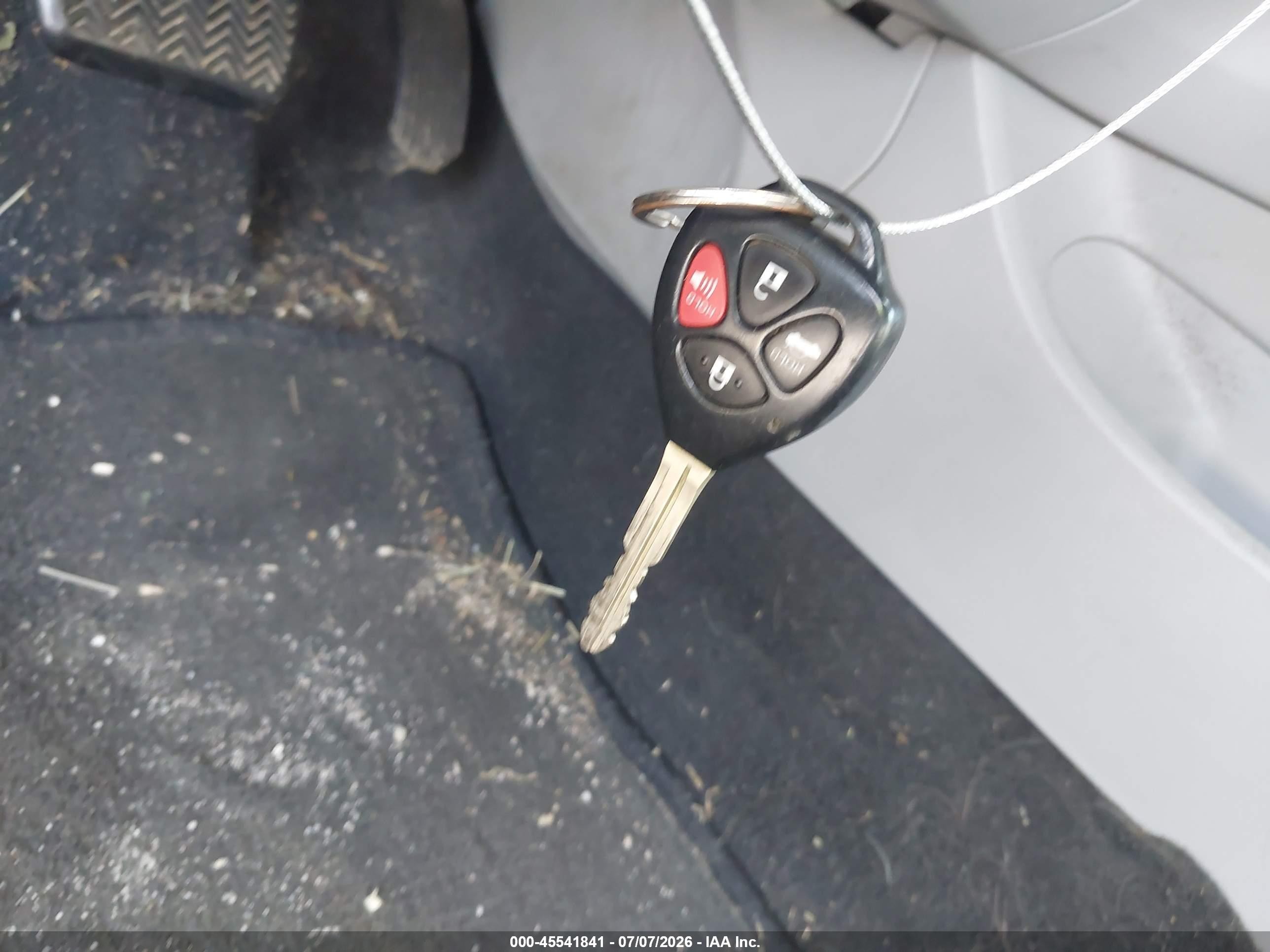 2010 Toyota Corolla Le Silver vin: 1NXBU4EE3AZ275974
