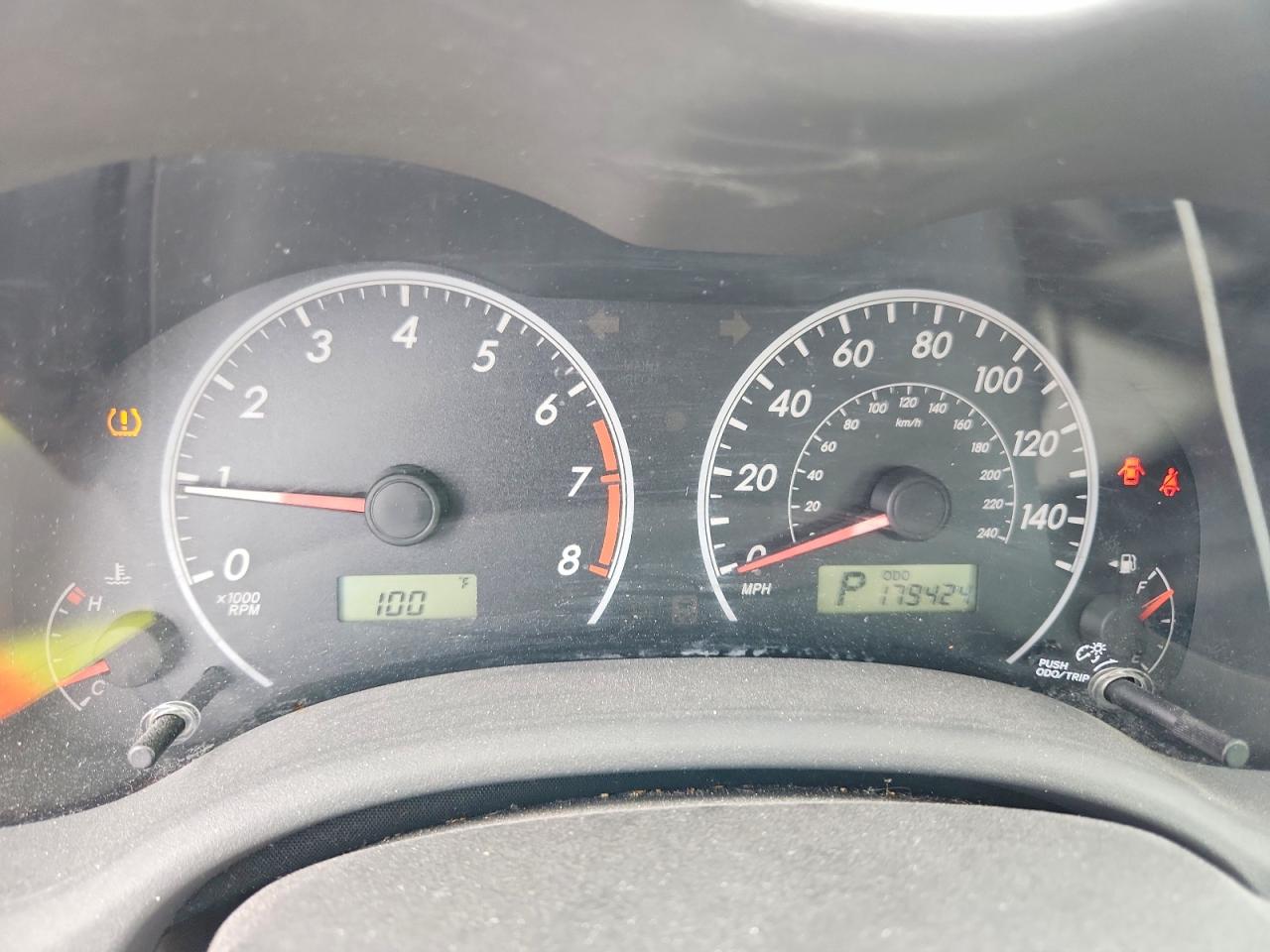 2010 Toyota Corolla Le Silver vin: 1NXBU4EE3AZ282620