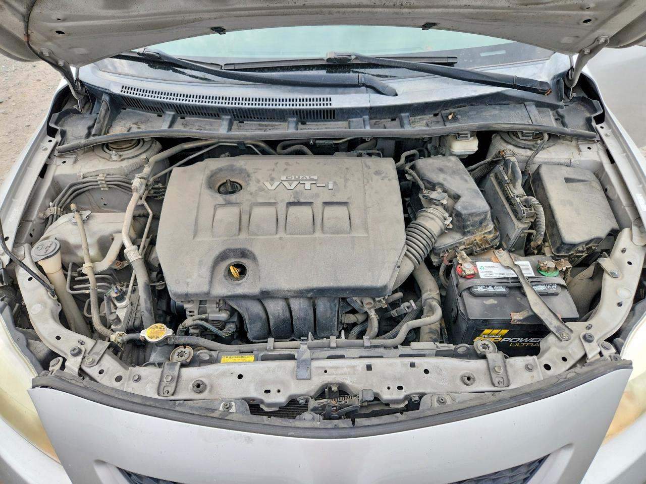 2010 Toyota Corolla Le Silver vin: 1NXBU4EE3AZ282620