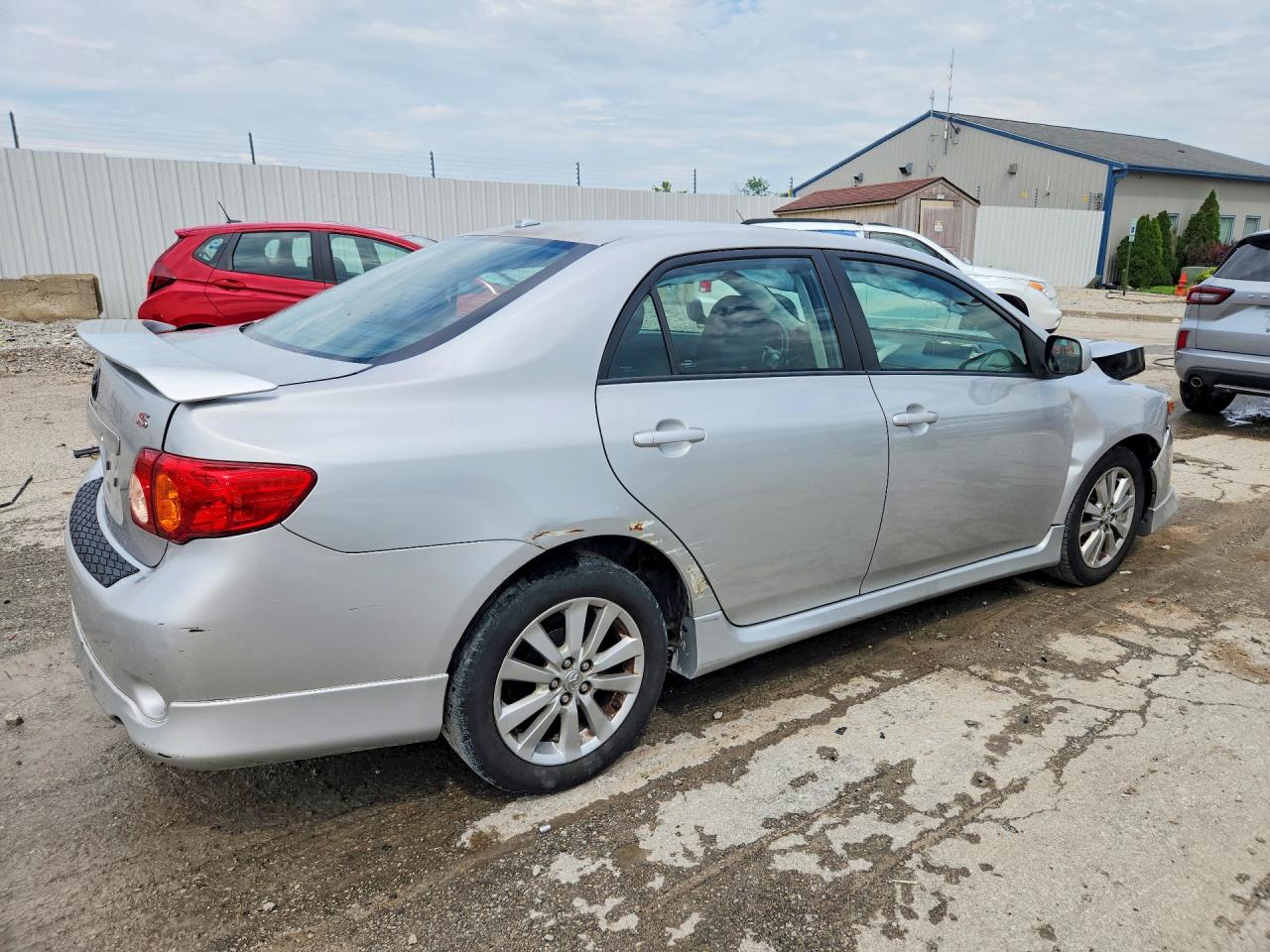 2010 Toyota Corolla S Silver vin: 1NXBU4EE3AZ283587