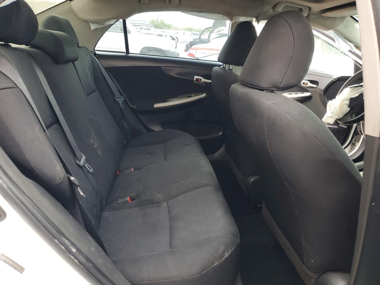 2010 Toyota Coralla White vin: 1NXBU4EE3AZ285761