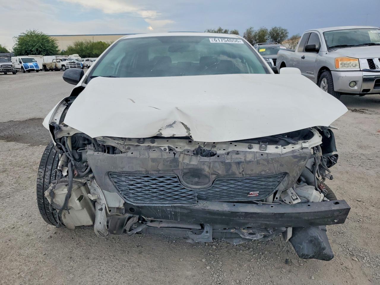 2010 Toyota Coralla White vin: 1NXBU4EE3AZ285761
