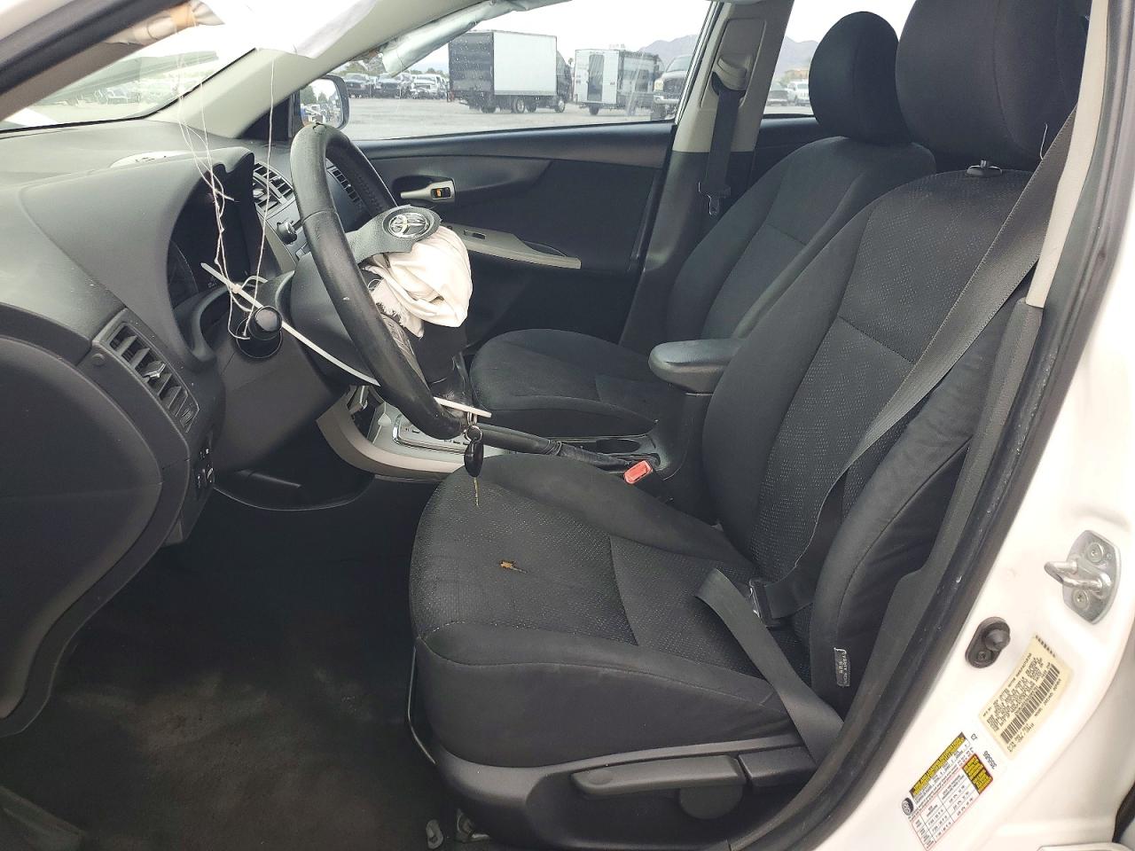 2010 Toyota Coralla White vin: 1NXBU4EE3AZ285761