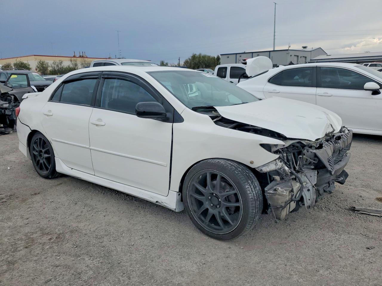 2010 Toyota Coralla White vin: 1NXBU4EE3AZ285761