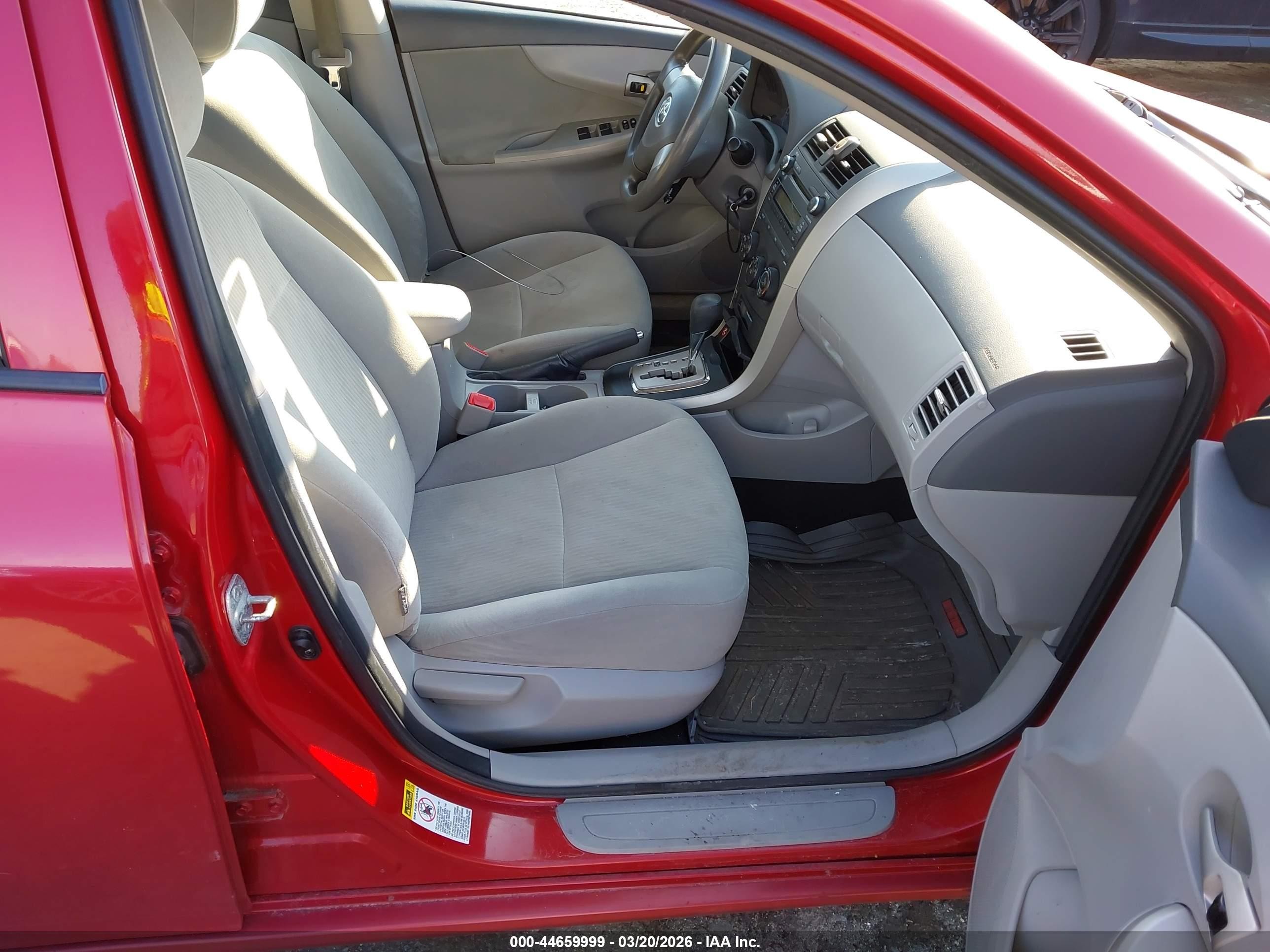 2010 Toyota Corolla Le Red vin: 1NXBU4EE3AZ294847