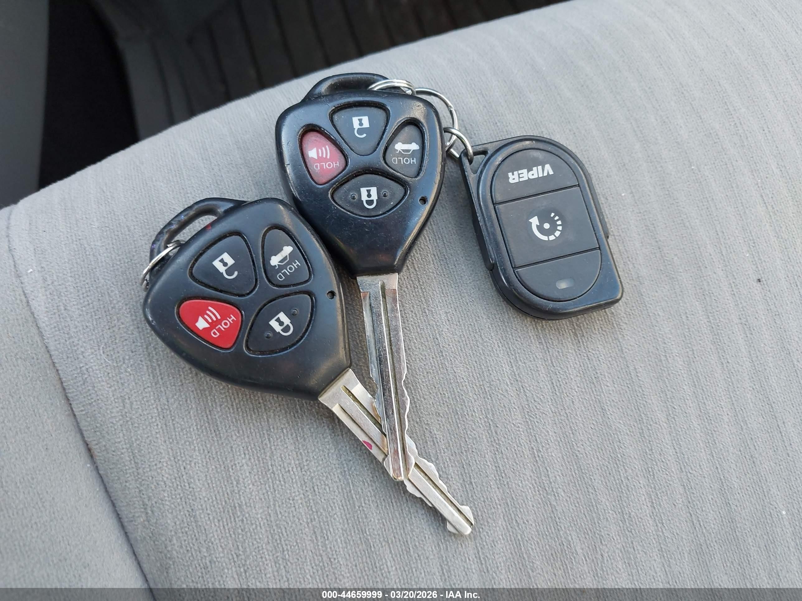 2010 Toyota Corolla Le Red vin: 1NXBU4EE3AZ294847
