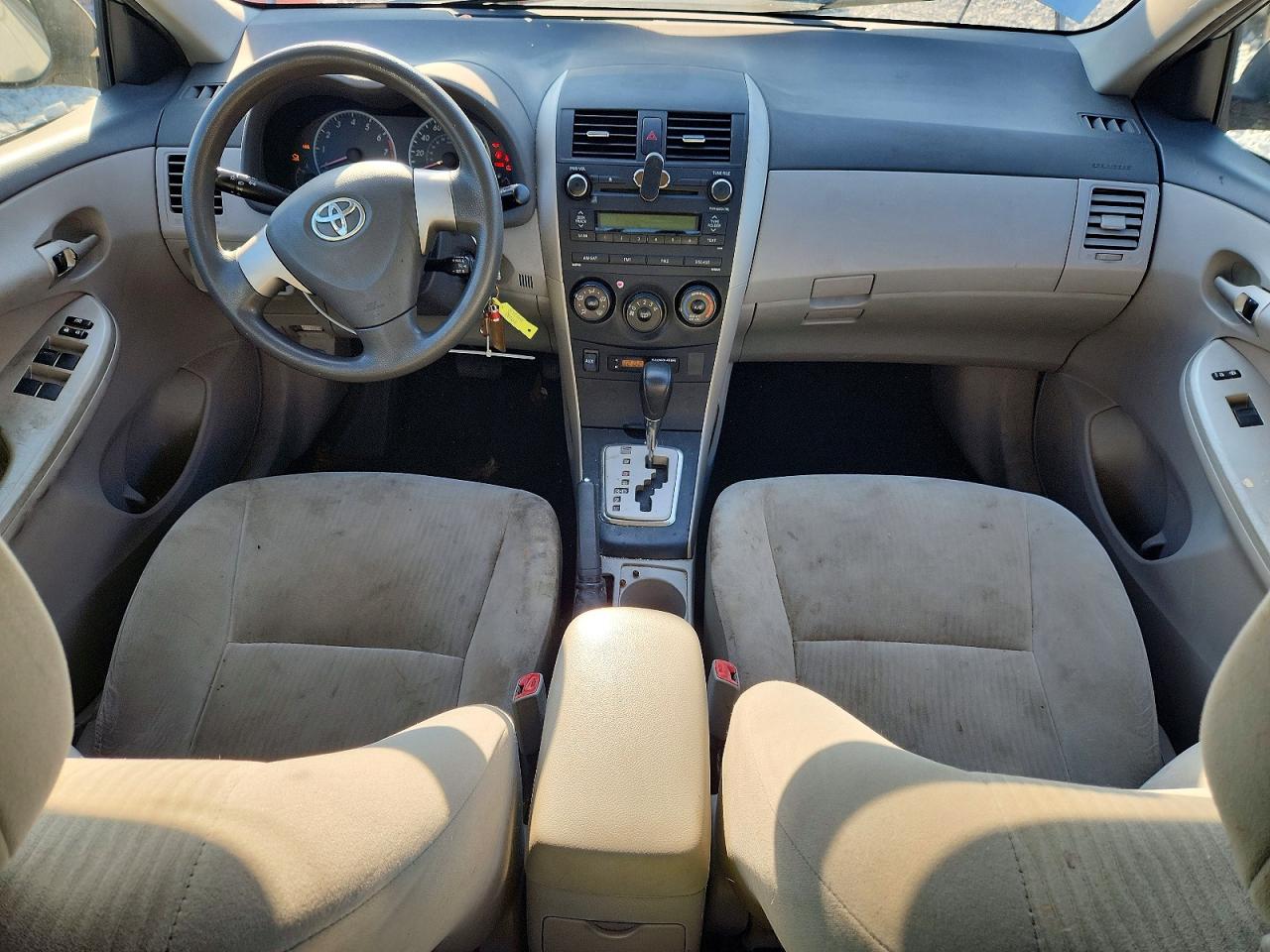 2010 Toyota Corolla Le Silver vin: 1NXBU4EE3AZ296579