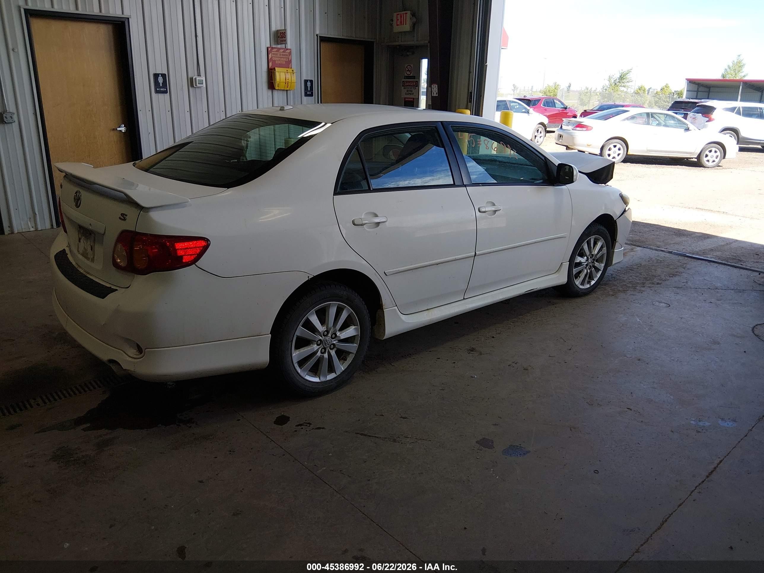 2010 Toyota Corolla S White vin: 1NXBU4EE3AZ304812