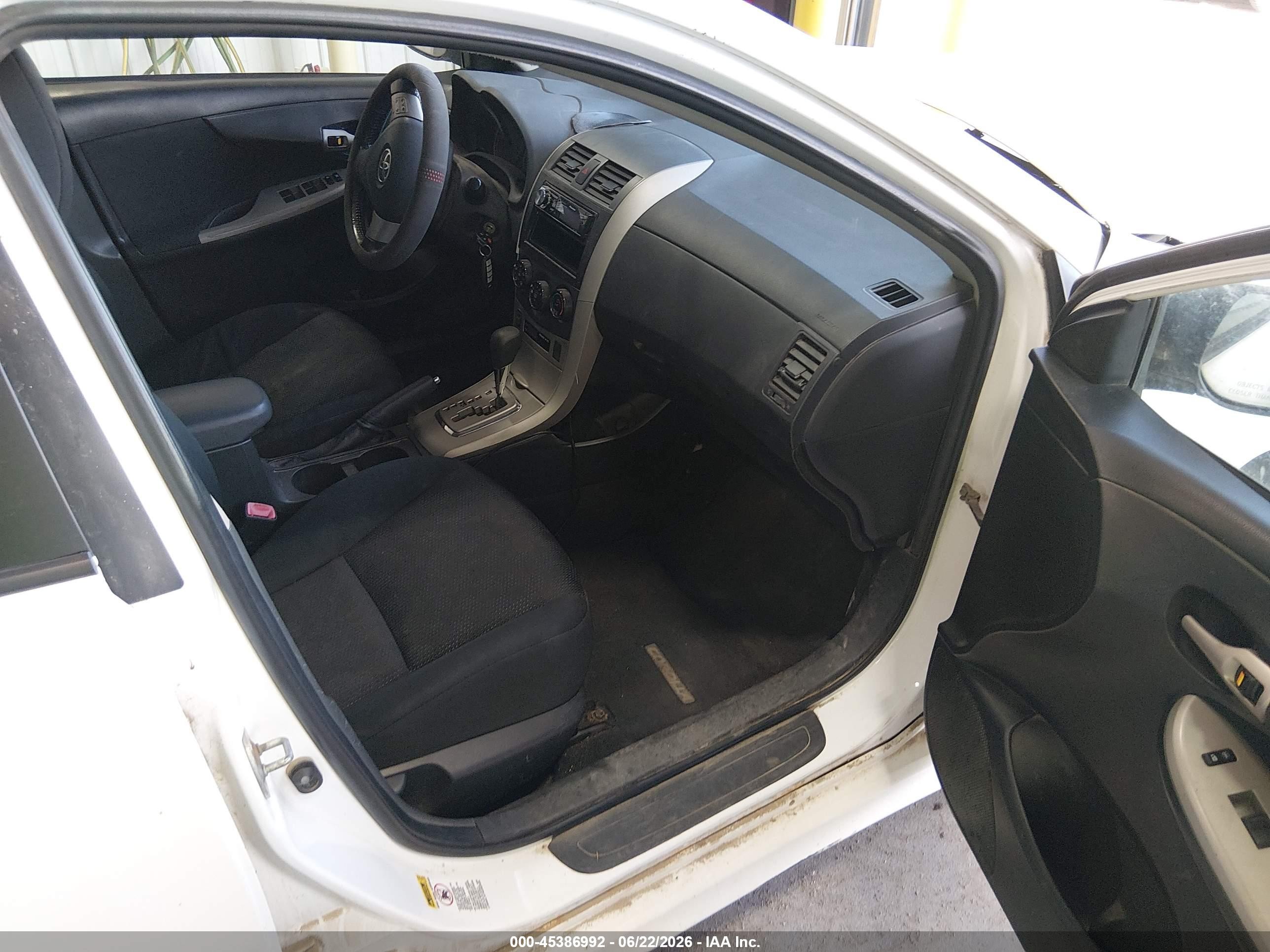 2010 Toyota Corolla S White vin: 1NXBU4EE3AZ304812