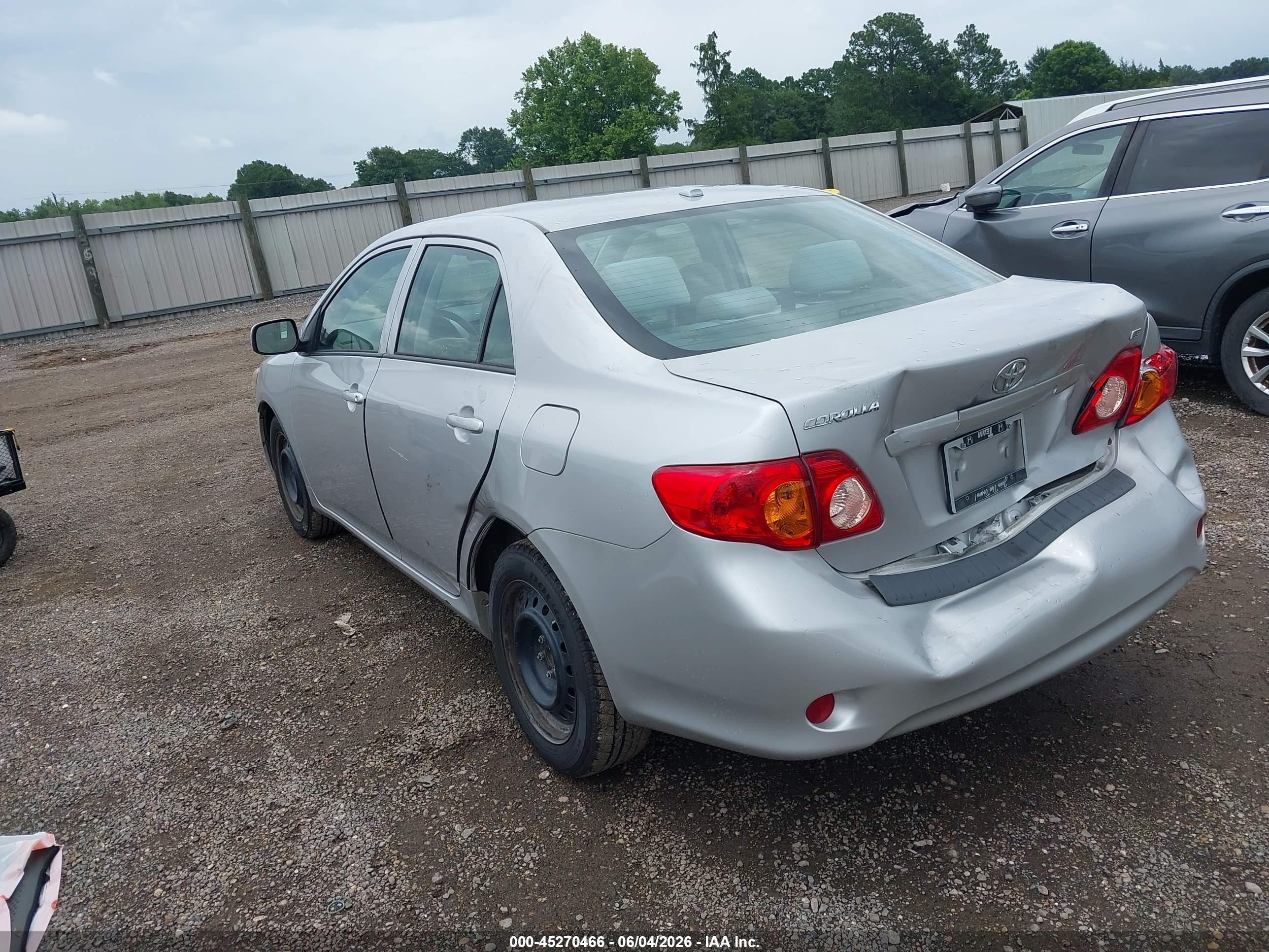 2010 Toyota Corolla Le Silver vin: 1NXBU4EE3AZ310089