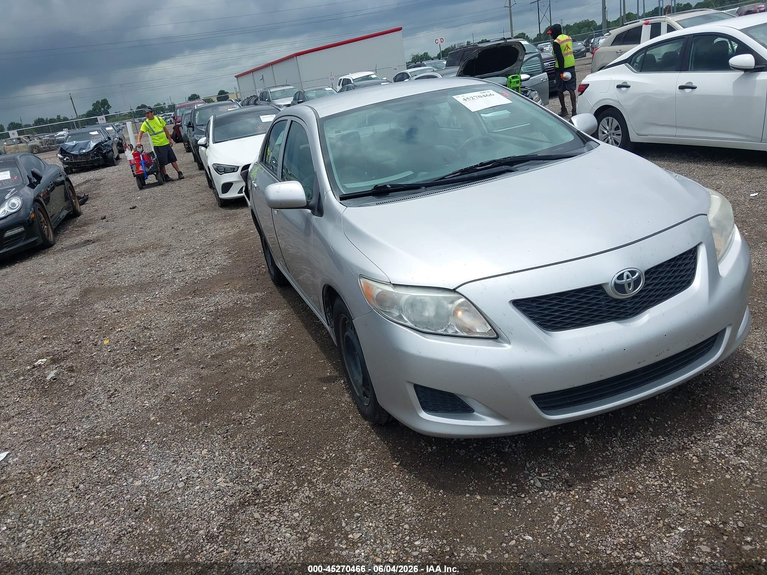 2010 Toyota Corolla Le Silver vin: 1NXBU4EE3AZ310089