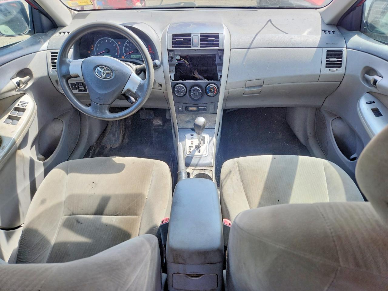 2010 Toyota Corolla Le Red vin: 1NXBU4EE3AZ310464
