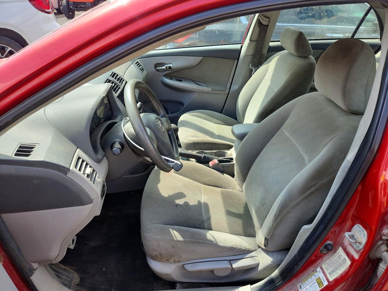 2010 Toyota Corolla Le Red vin: 1NXBU4EE3AZ310464