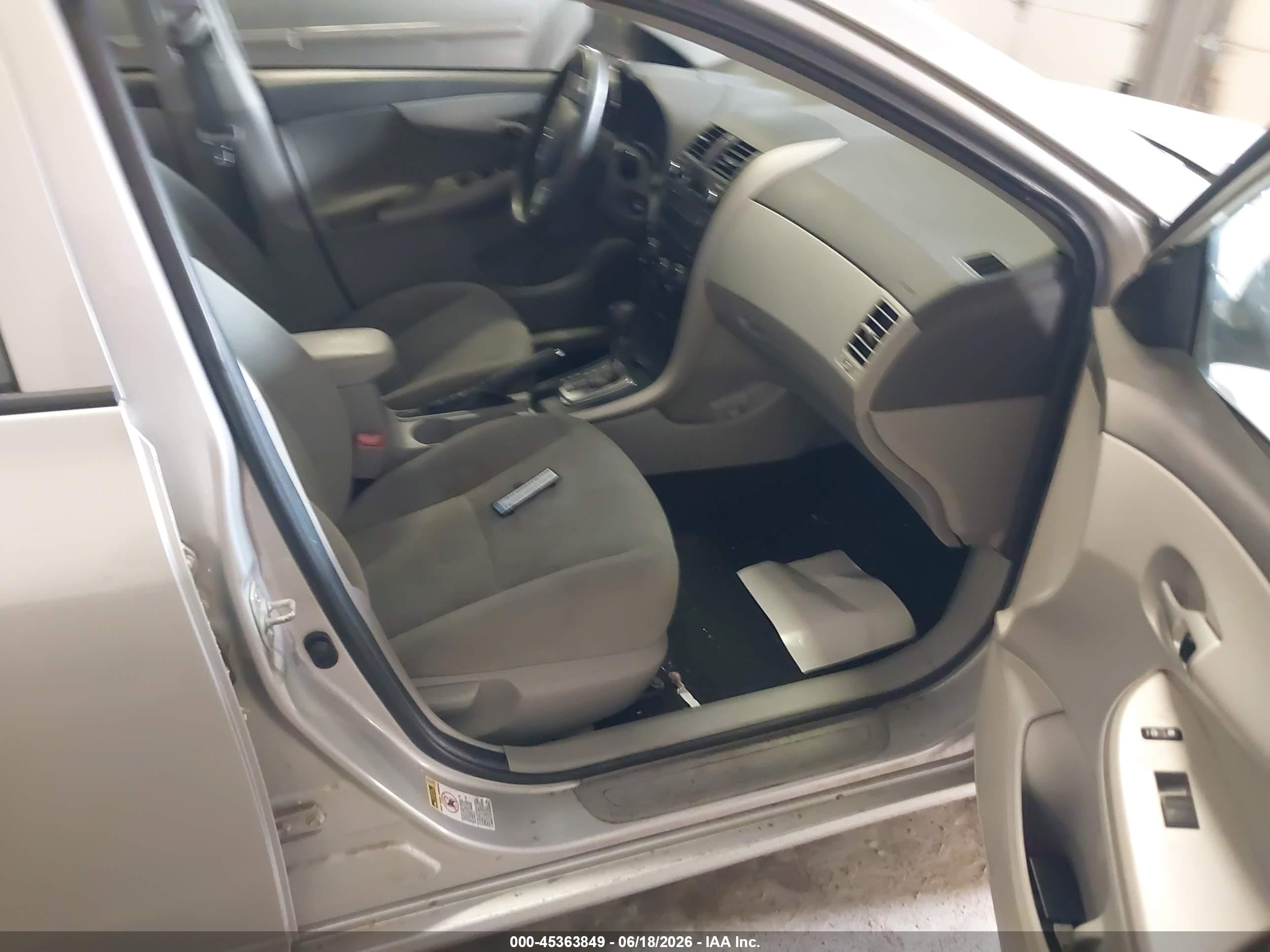 2010 Toyota Corolla Le Silver vin: 1NXBU4EE3AZ316653