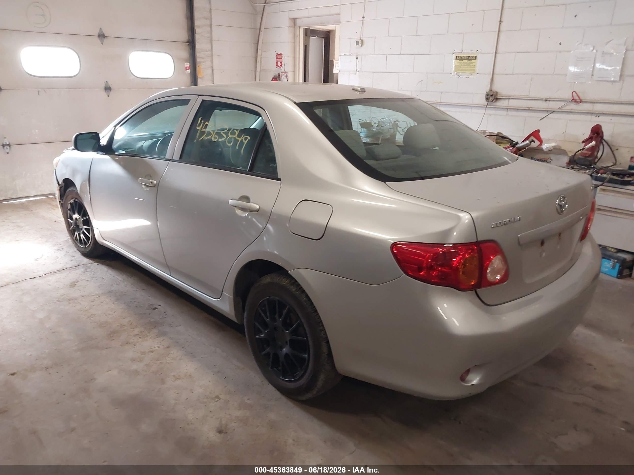 2010 Toyota Corolla Le Silver vin: 1NXBU4EE3AZ316653