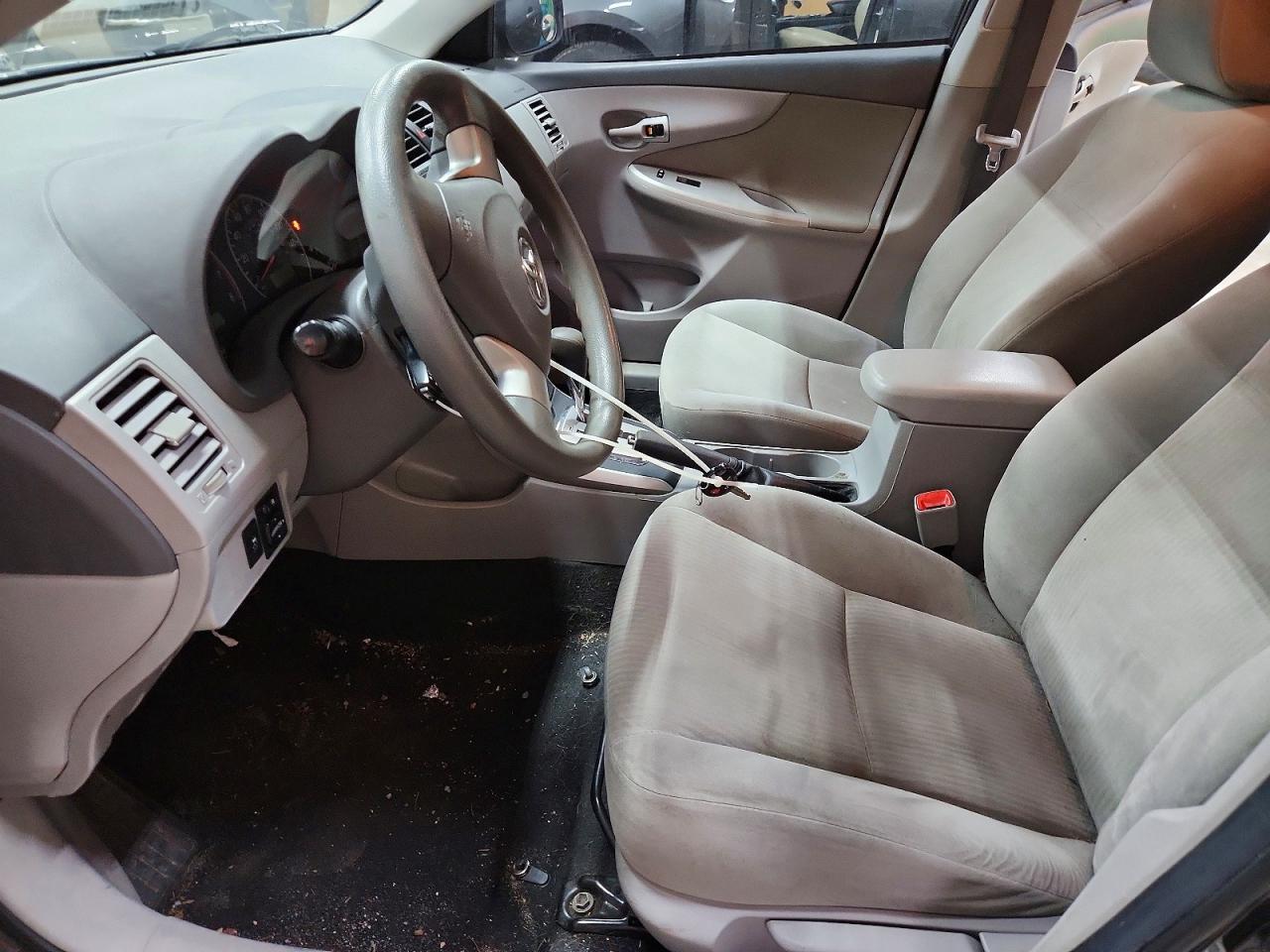2010 Toyota Corolla Le Серый vin: 1NXBU4EE3AZ319052