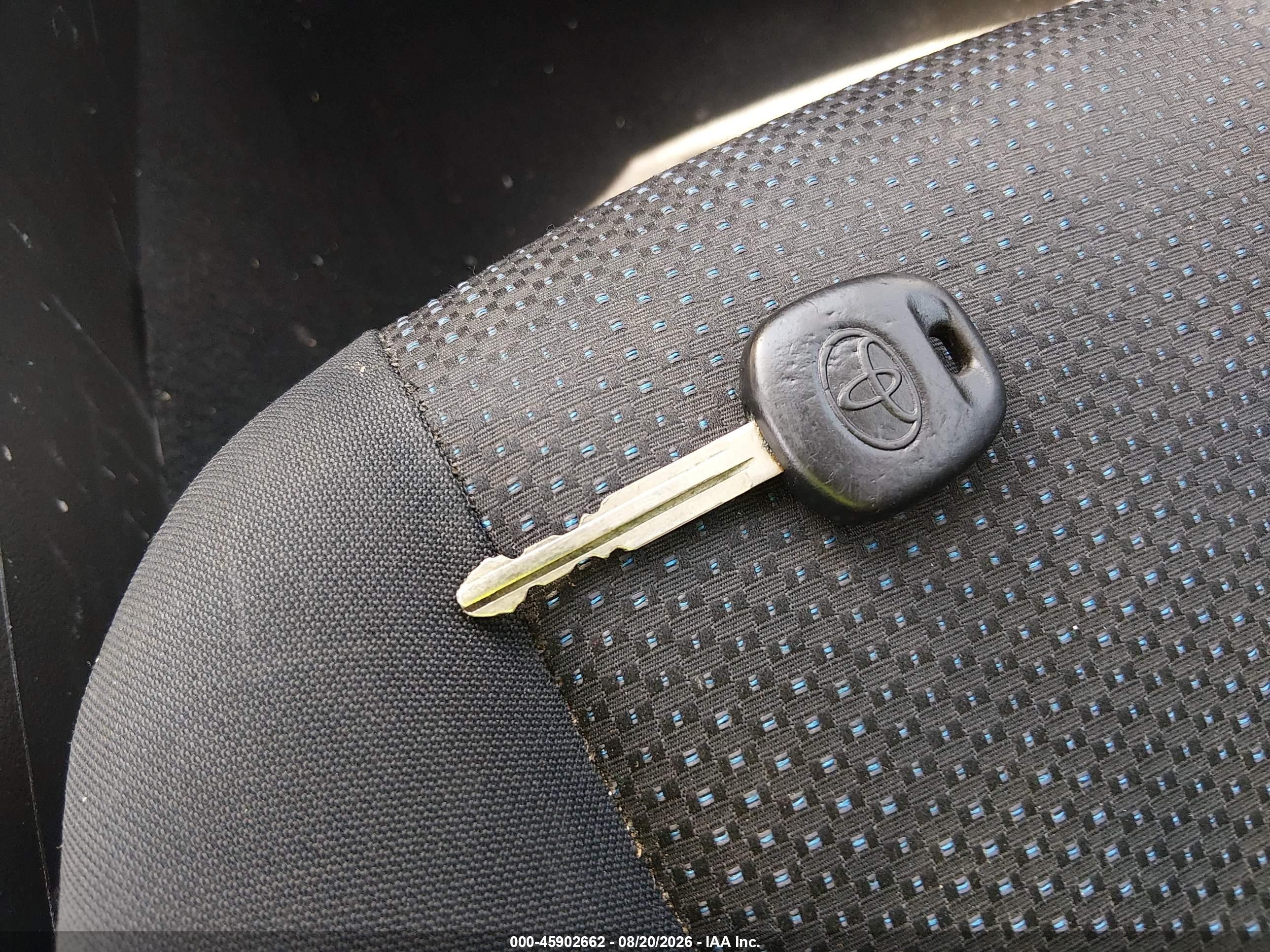 2010 Toyota Corolla S Silver vin: 1NXBU4EE3AZ325885