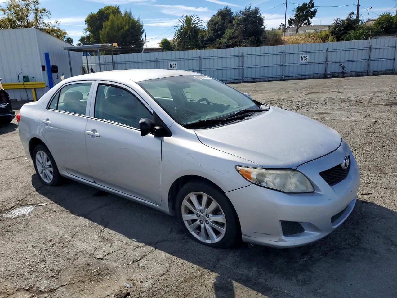 2010 Toyota Corolla Le Silver vin: 1NXBU4EE3AZ327443