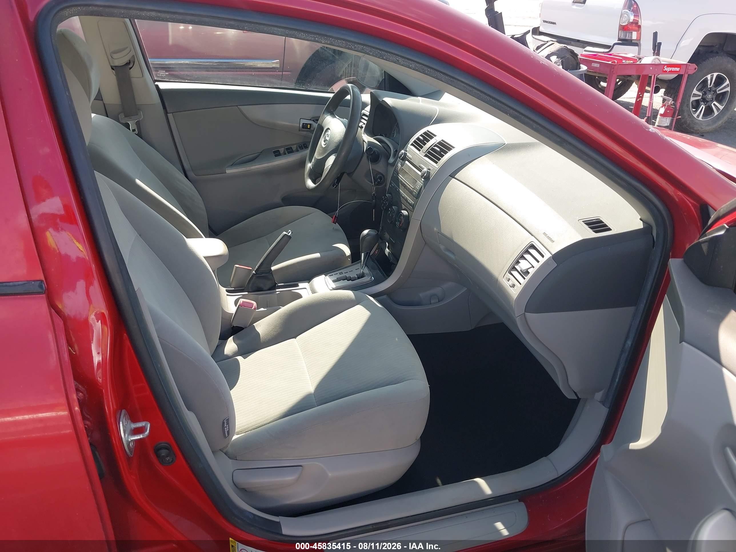 2010 Toyota Corolla Le Red vin: 1NXBU4EE3AZ375668