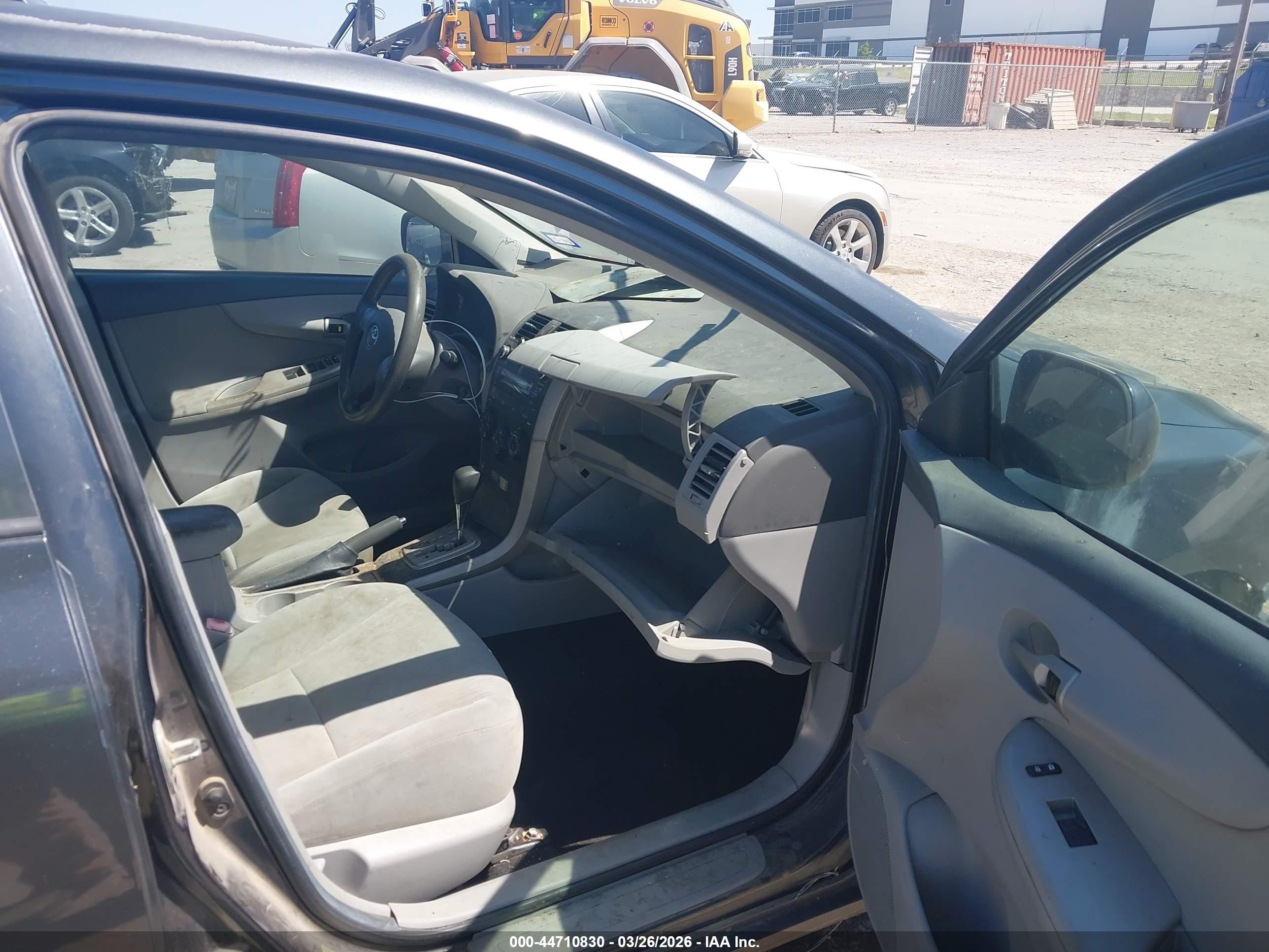 2010 Toyota Corolla Le Gray vin: 1NXBU4EE3AZ384435
