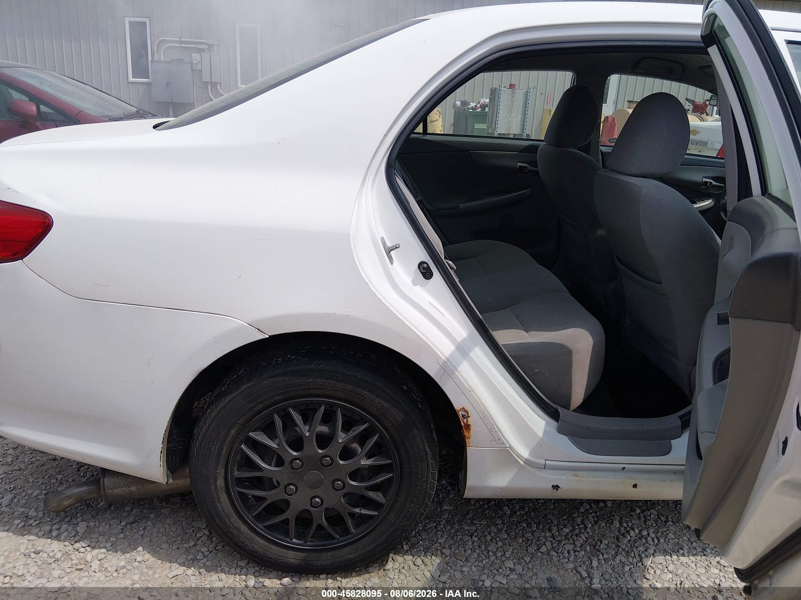 2010 Toyota Corolla Le White vin: 1NXBU4EE4AZ168254