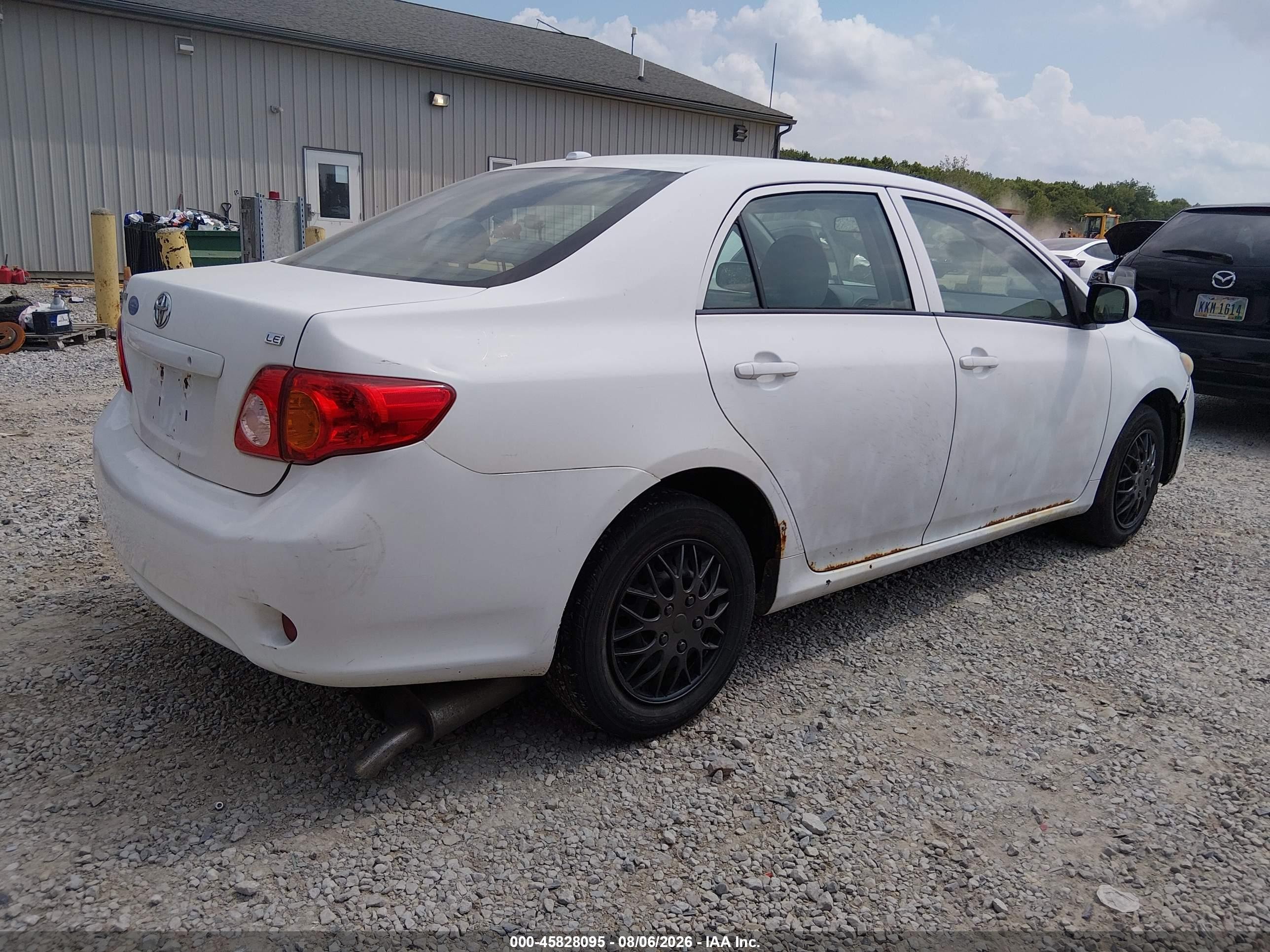 2010 Toyota Corolla Le White vin: 1NXBU4EE4AZ168254