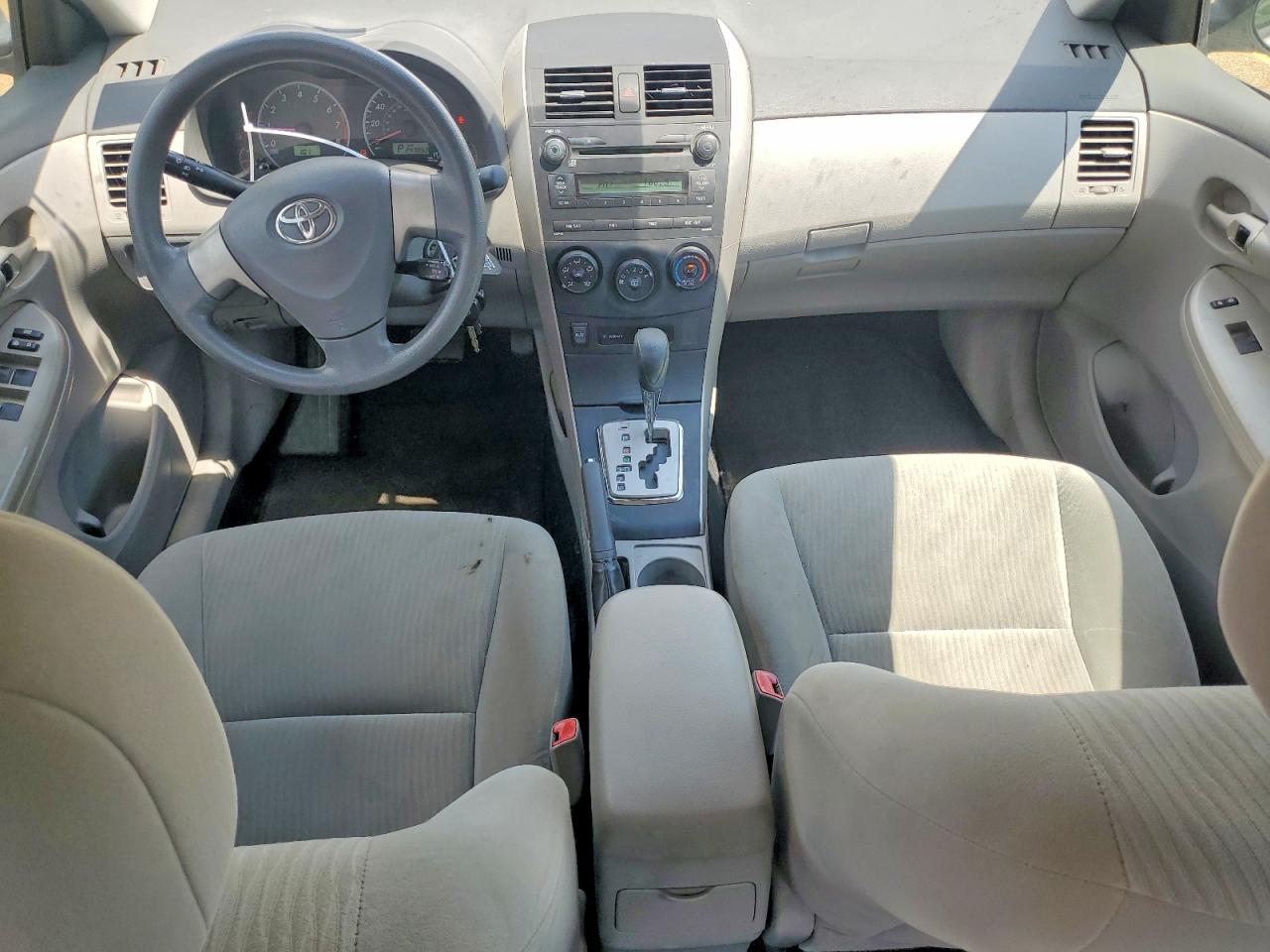2010 Toyota Corolla Le Silver vin: 1NXBU4EE4AZ173518