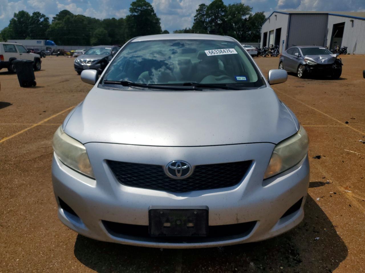 2010 Toyota Corolla Le Silver vin: 1NXBU4EE4AZ173518