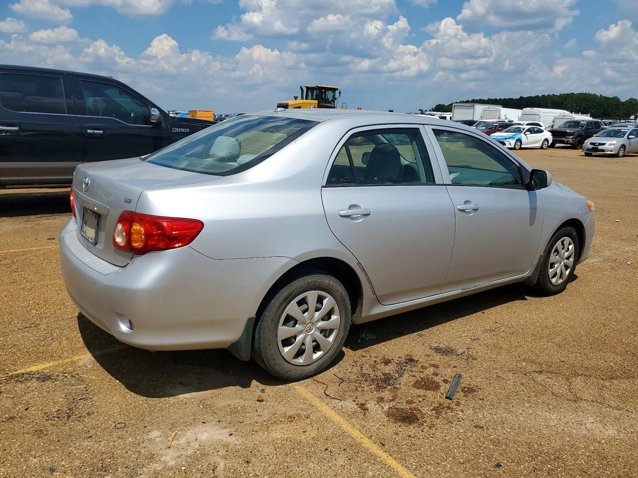 2010 Toyota Corolla Le Silver vin: 1NXBU4EE4AZ173518