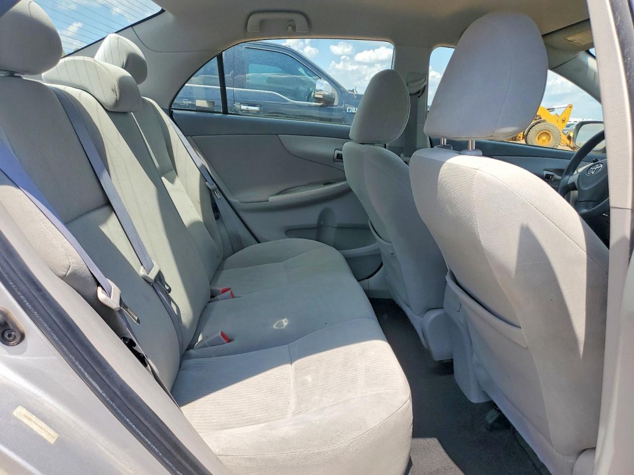 2010 Toyota Corolla Le Silver vin: 1NXBU4EE4AZ173518