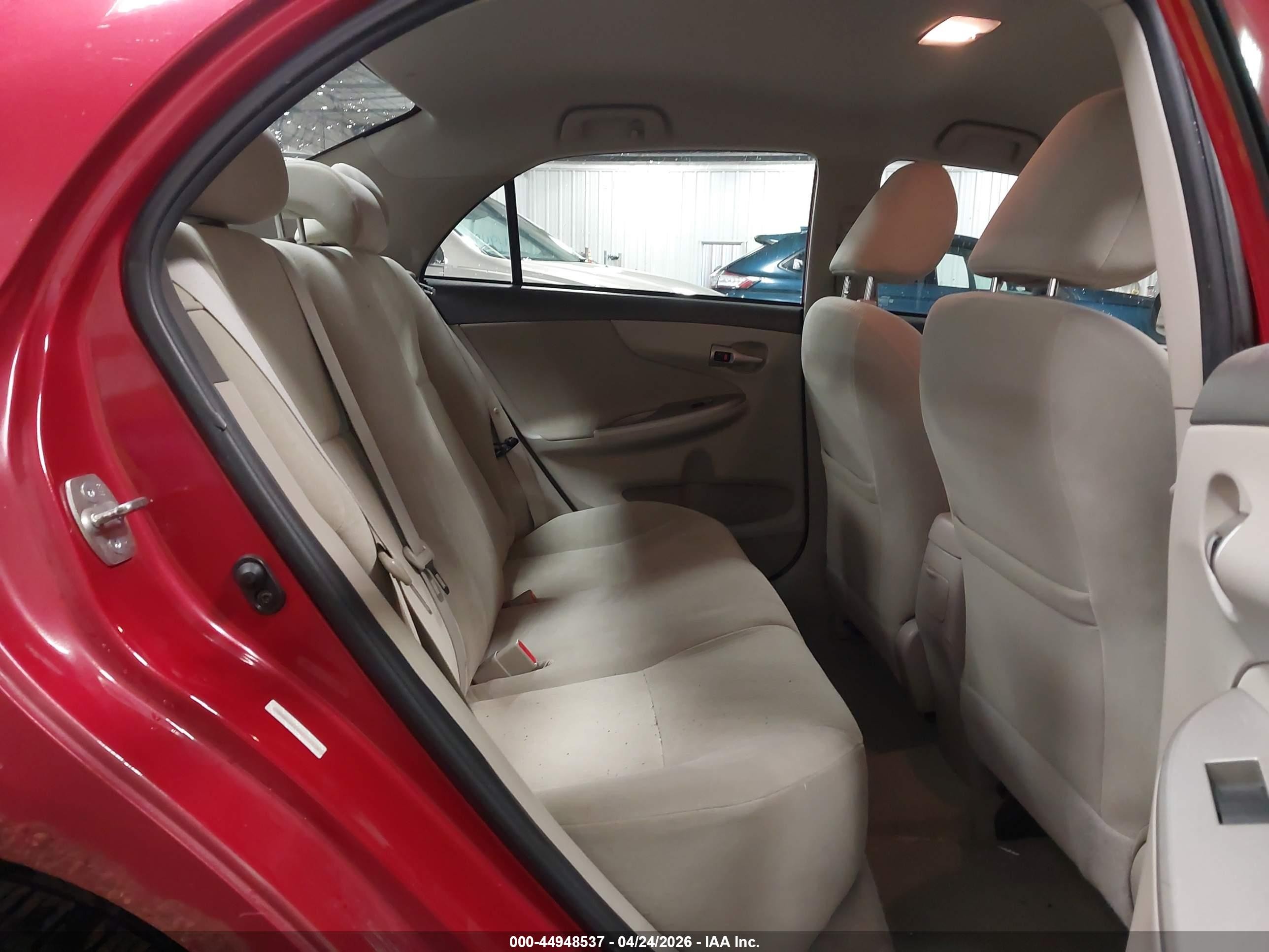 2010 Toyota Corolla Le Red vin: 1NXBU4EE4AZ177214