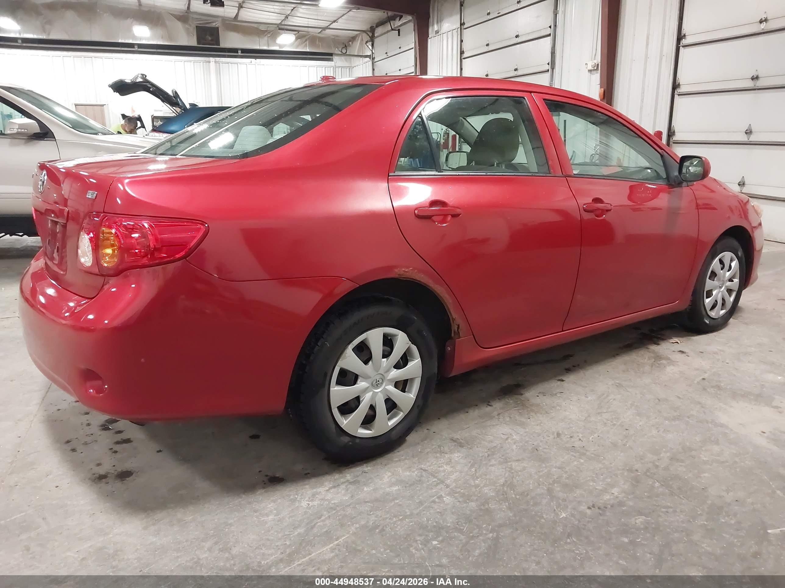 2010 Toyota Corolla Le Red vin: 1NXBU4EE4AZ177214