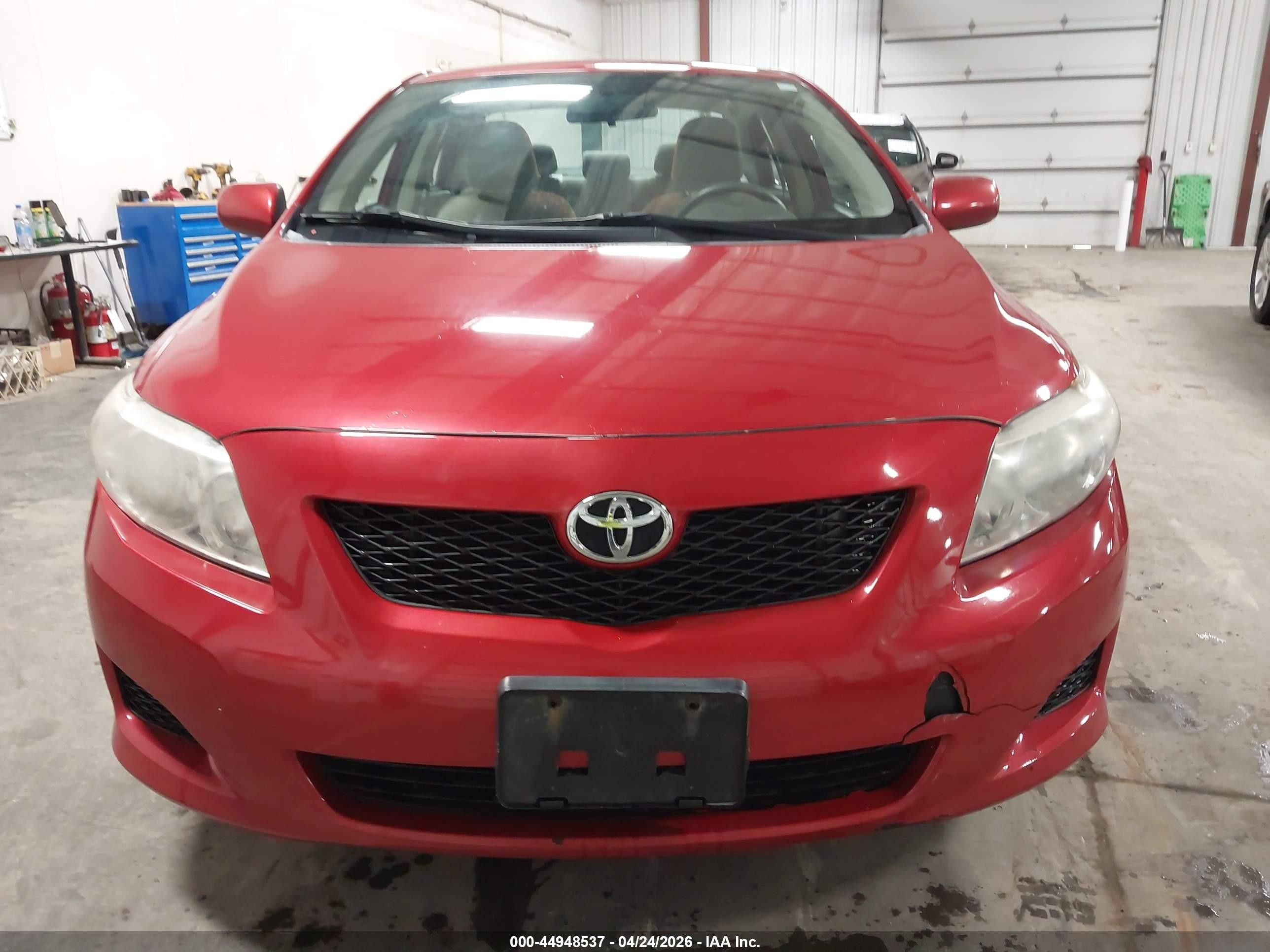2010 Toyota Corolla Le Red vin: 1NXBU4EE4AZ177214