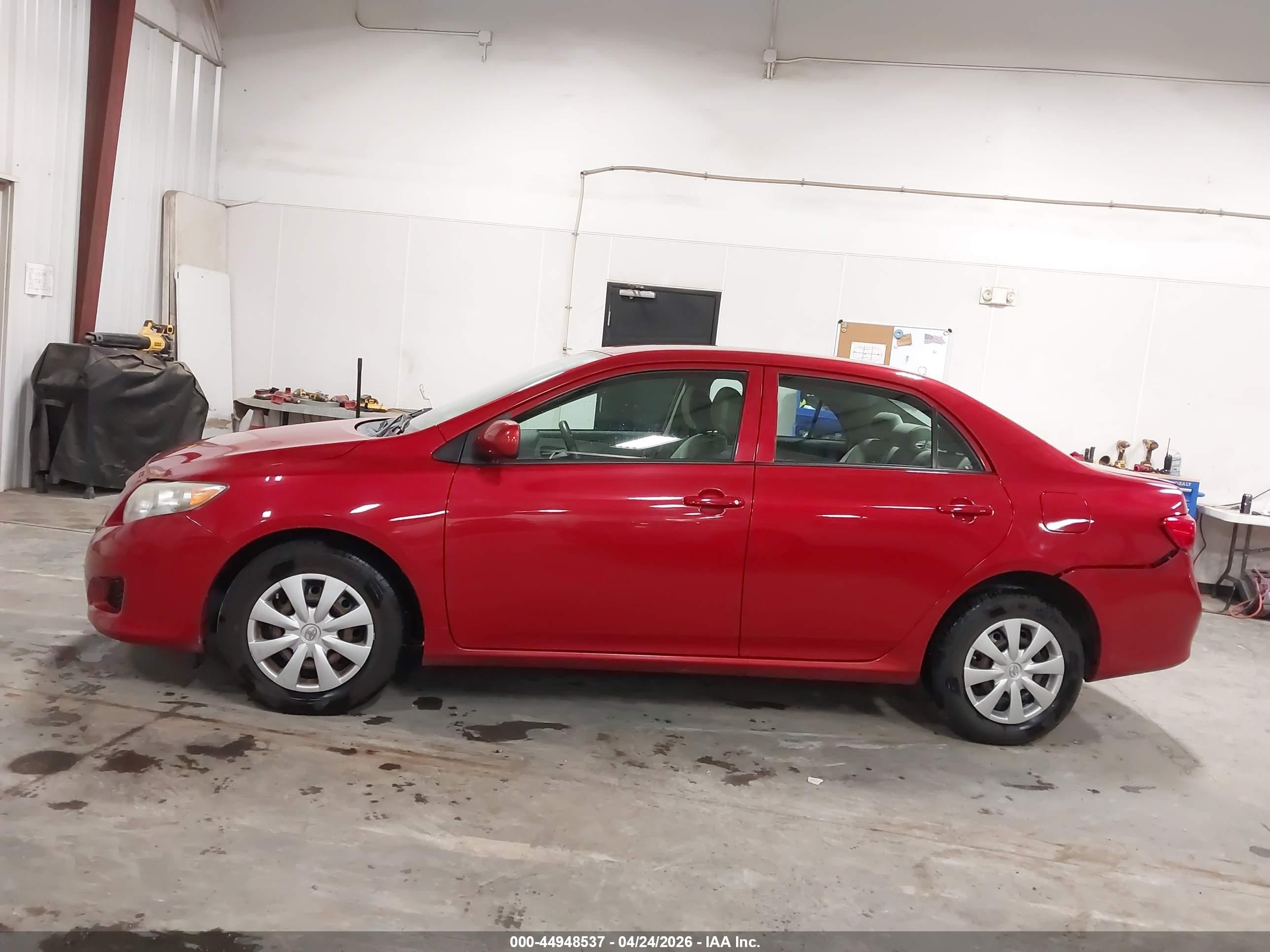 2010 Toyota Corolla Le Red vin: 1NXBU4EE4AZ177214