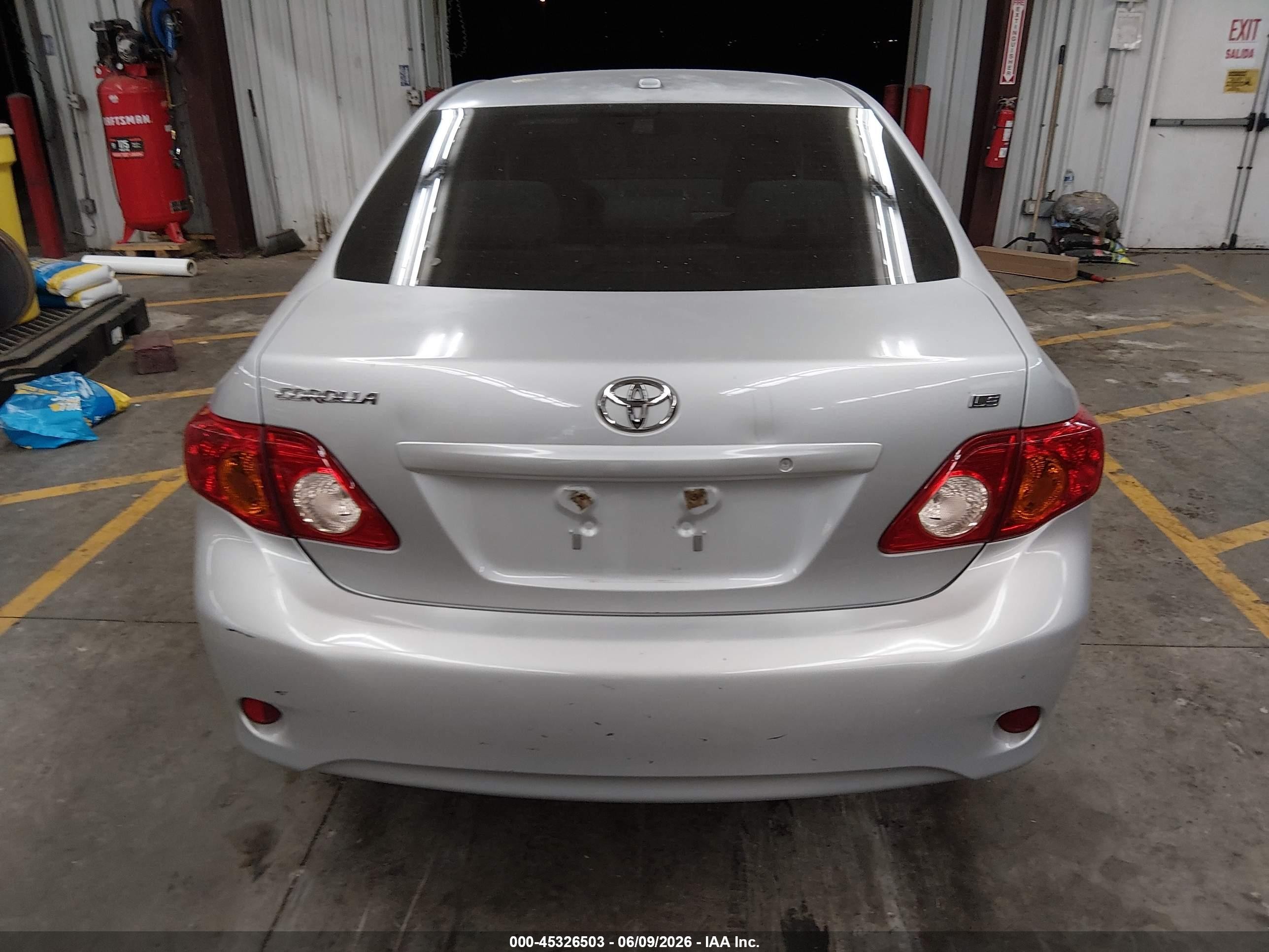 2010 Toyota Corolla Le Silver vin: 1NXBU4EE4AZ178511