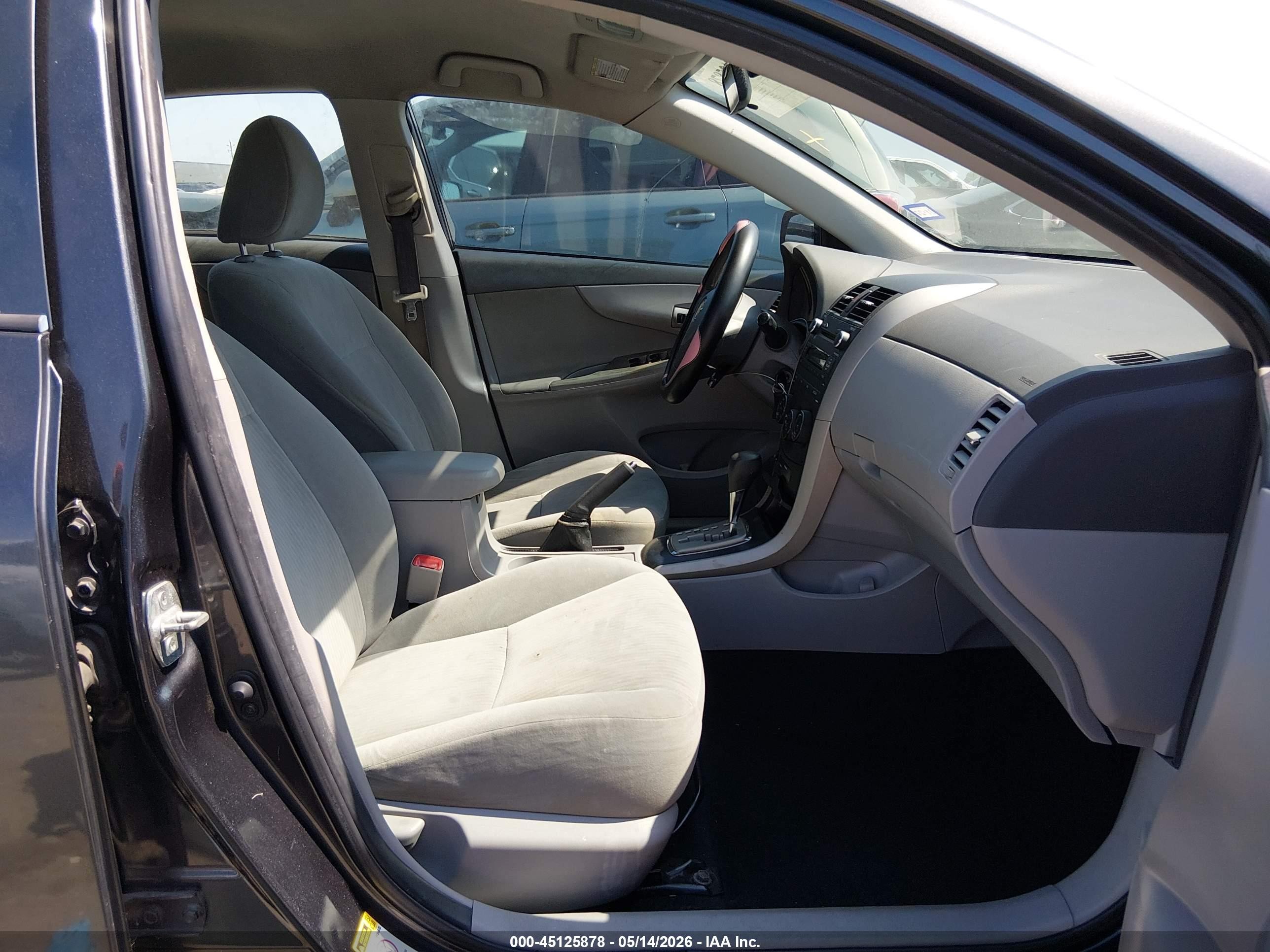 2010 Toyota Corolla Le Gray vin: 1NXBU4EE4AZ182347