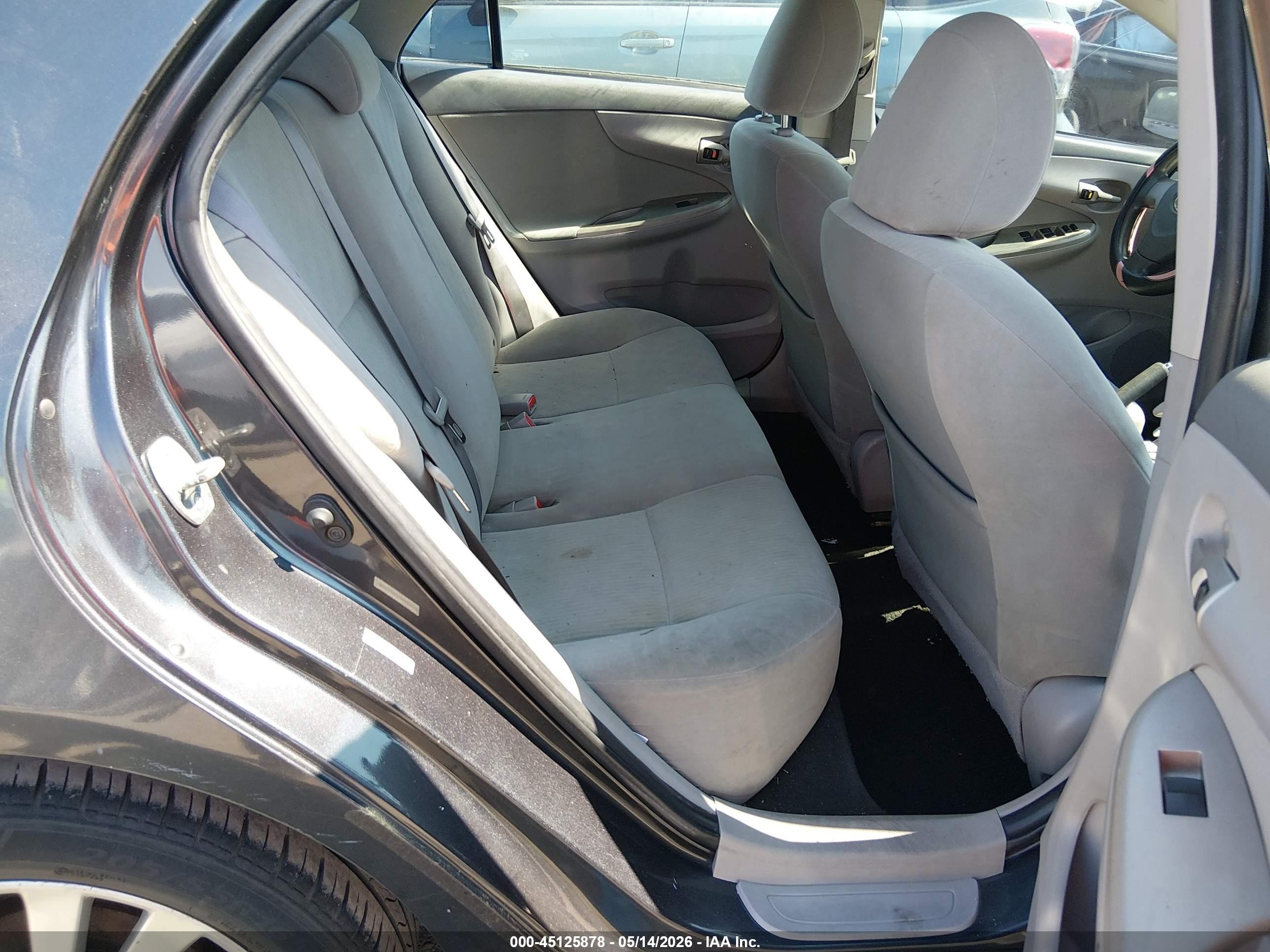 2010 Toyota Corolla Le Gray vin: 1NXBU4EE4AZ182347