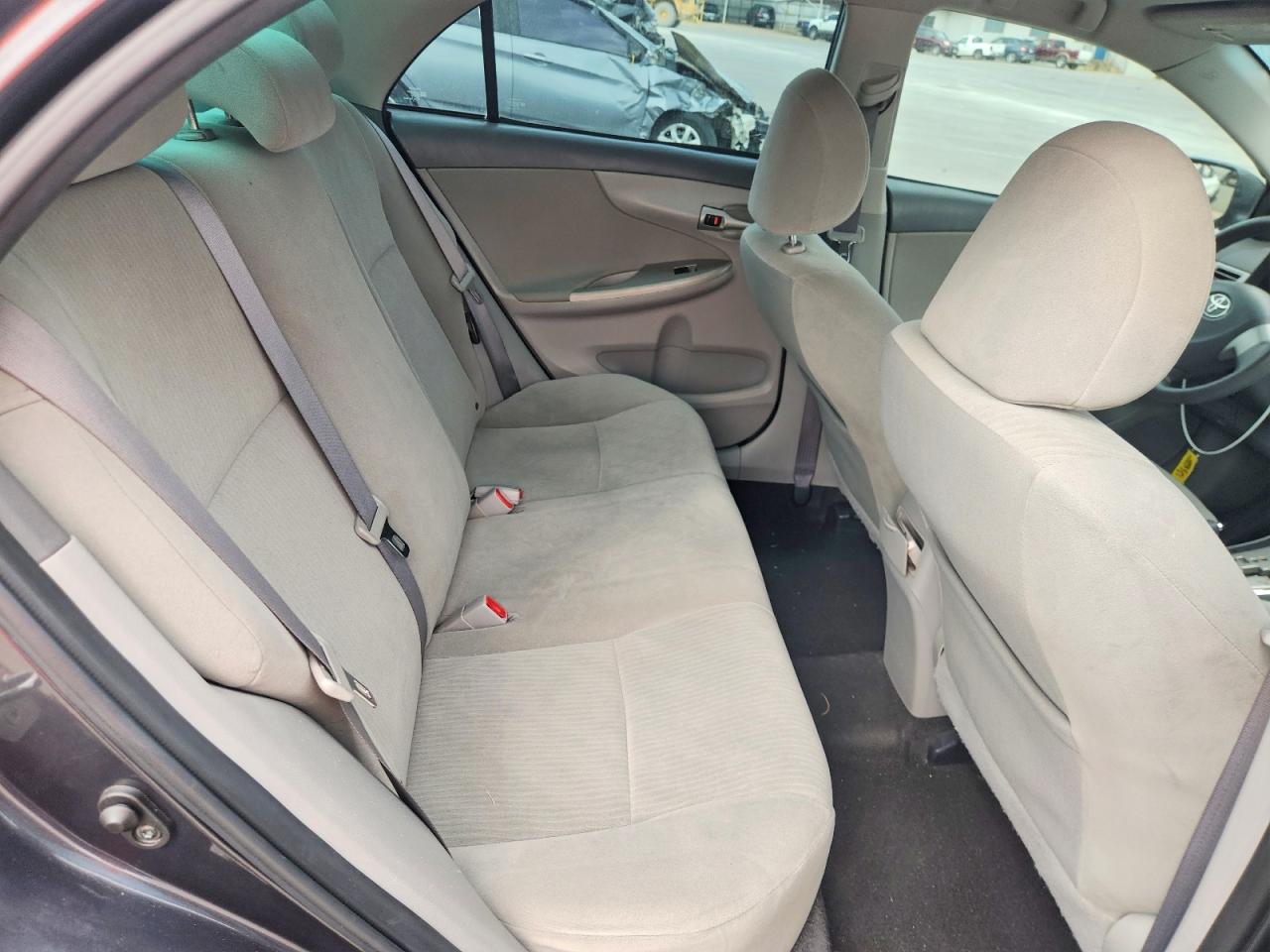 2010 Toyota Corolla Le Gray vin: 1NXBU4EE4AZ188553
