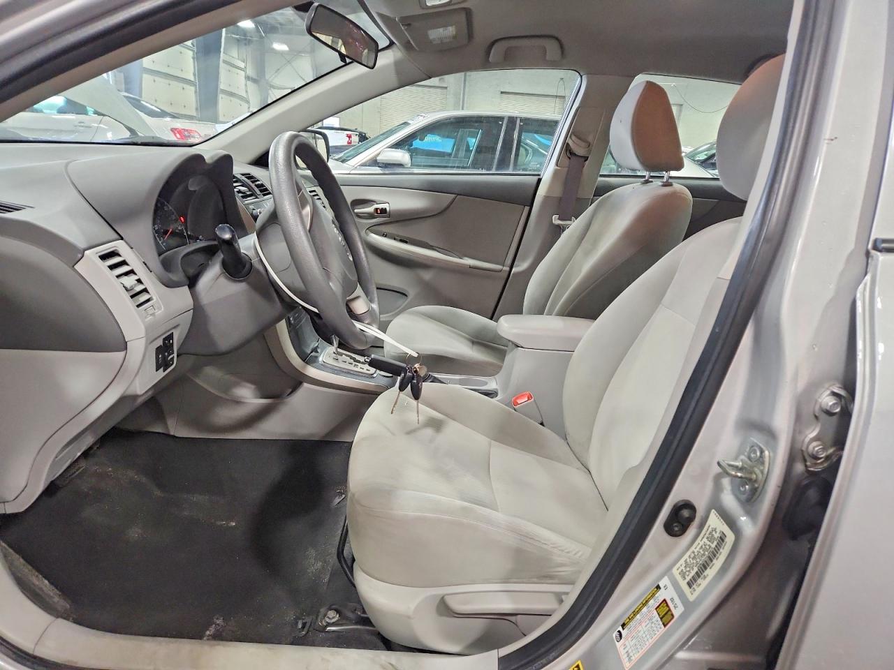 2010 Toyota Corolla Le Silver vin: 1NXBU4EE4AZ188973
